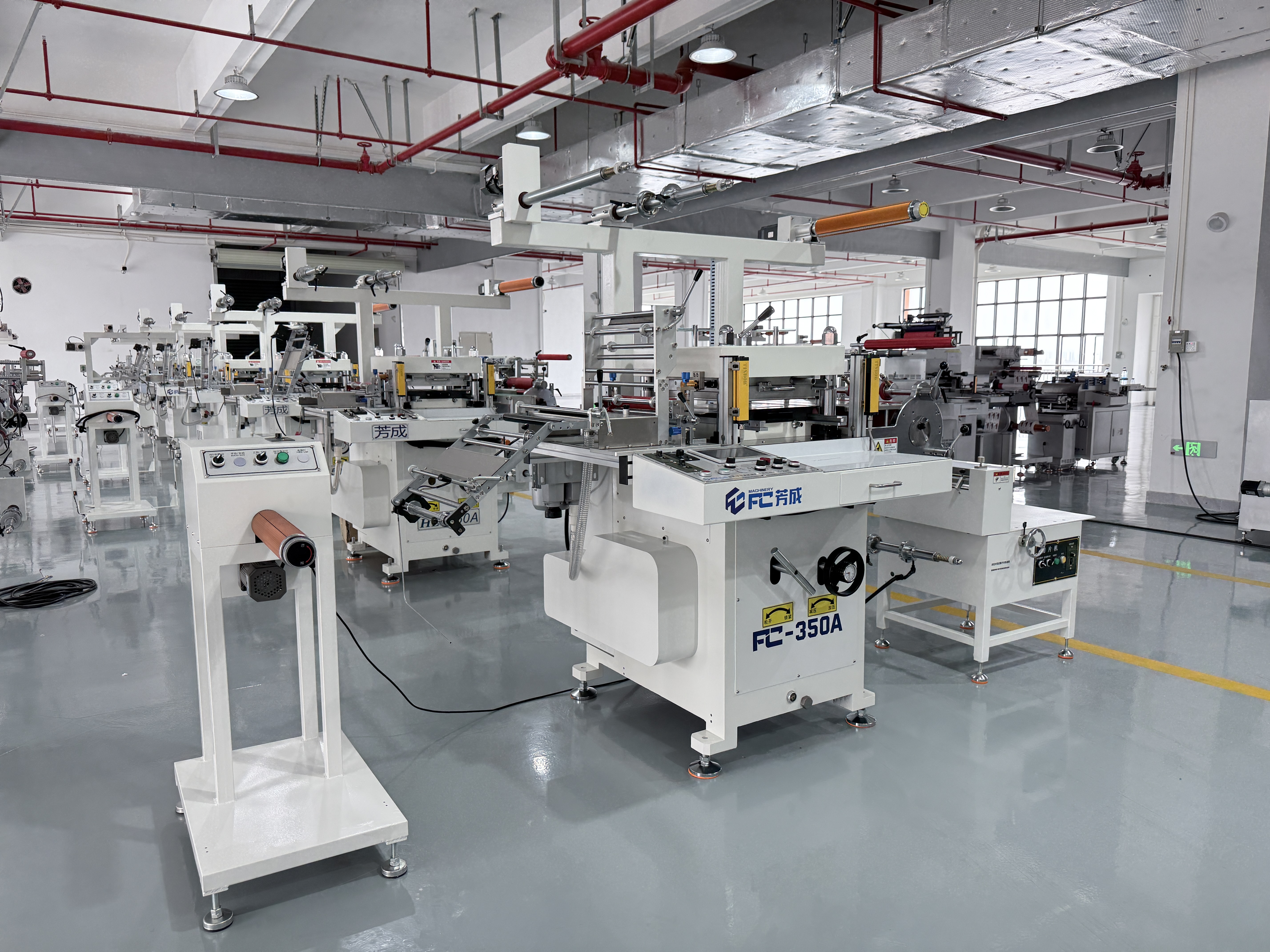 Servo Control Good Price 24000 Strokes/h HL350 Automatic Die Cutting Machine For Various PVC,PET, EVA Material Labels