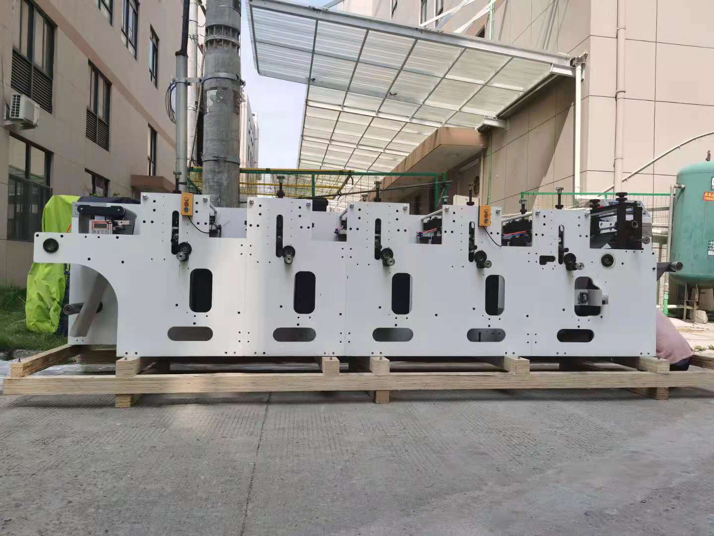 1Color 320mm Adhesive BOPP Tape Roll Flexo Printing Machine With Slitting Inline