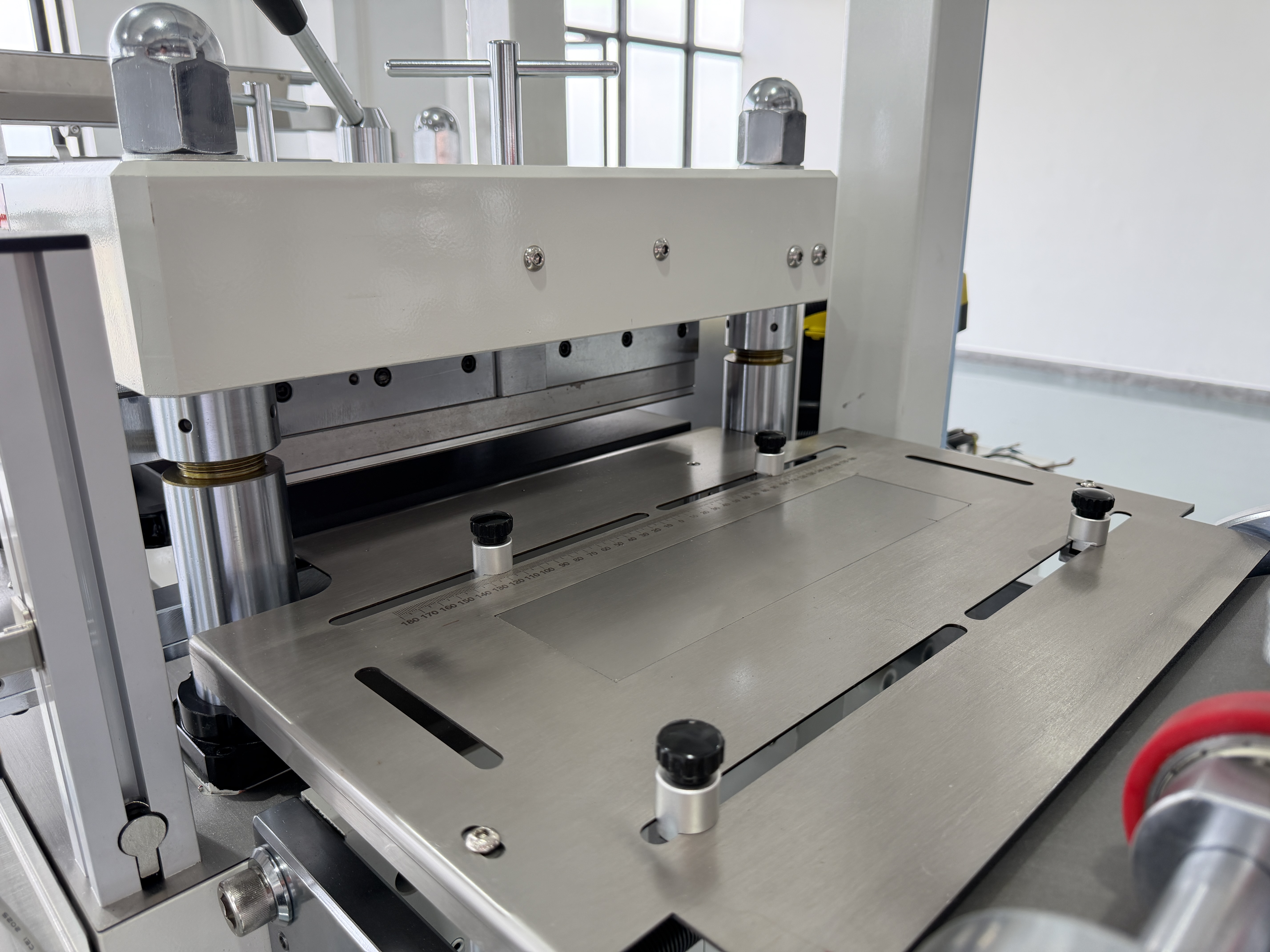 Good Price HL-350A Automatic High Speed Die Cutting Machine With Wast Collector For Various Adhesive Sticker Labels