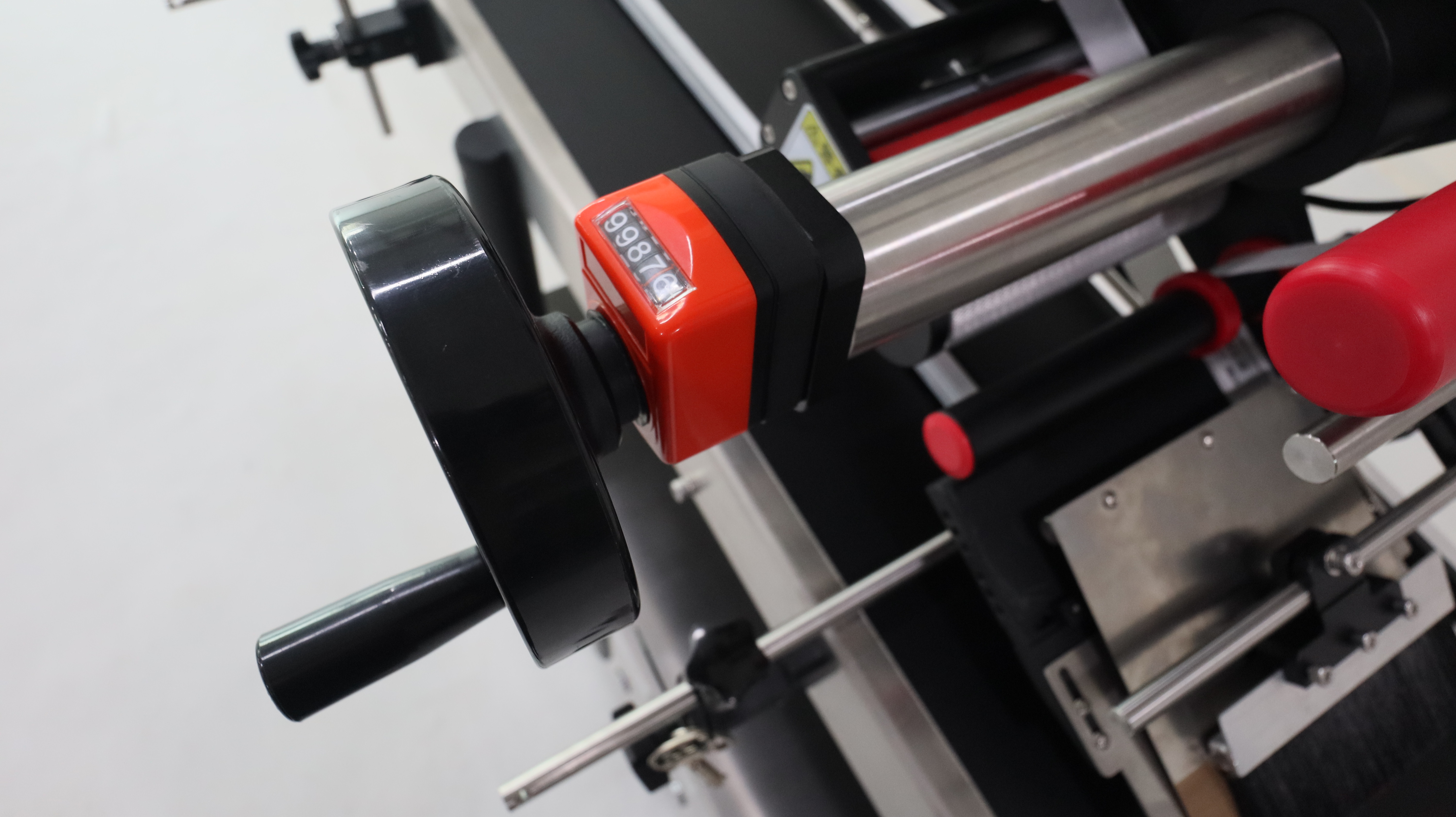 Gosunm Automatic Paper Label Slitting Rewinding and Barcode Labeling Machine