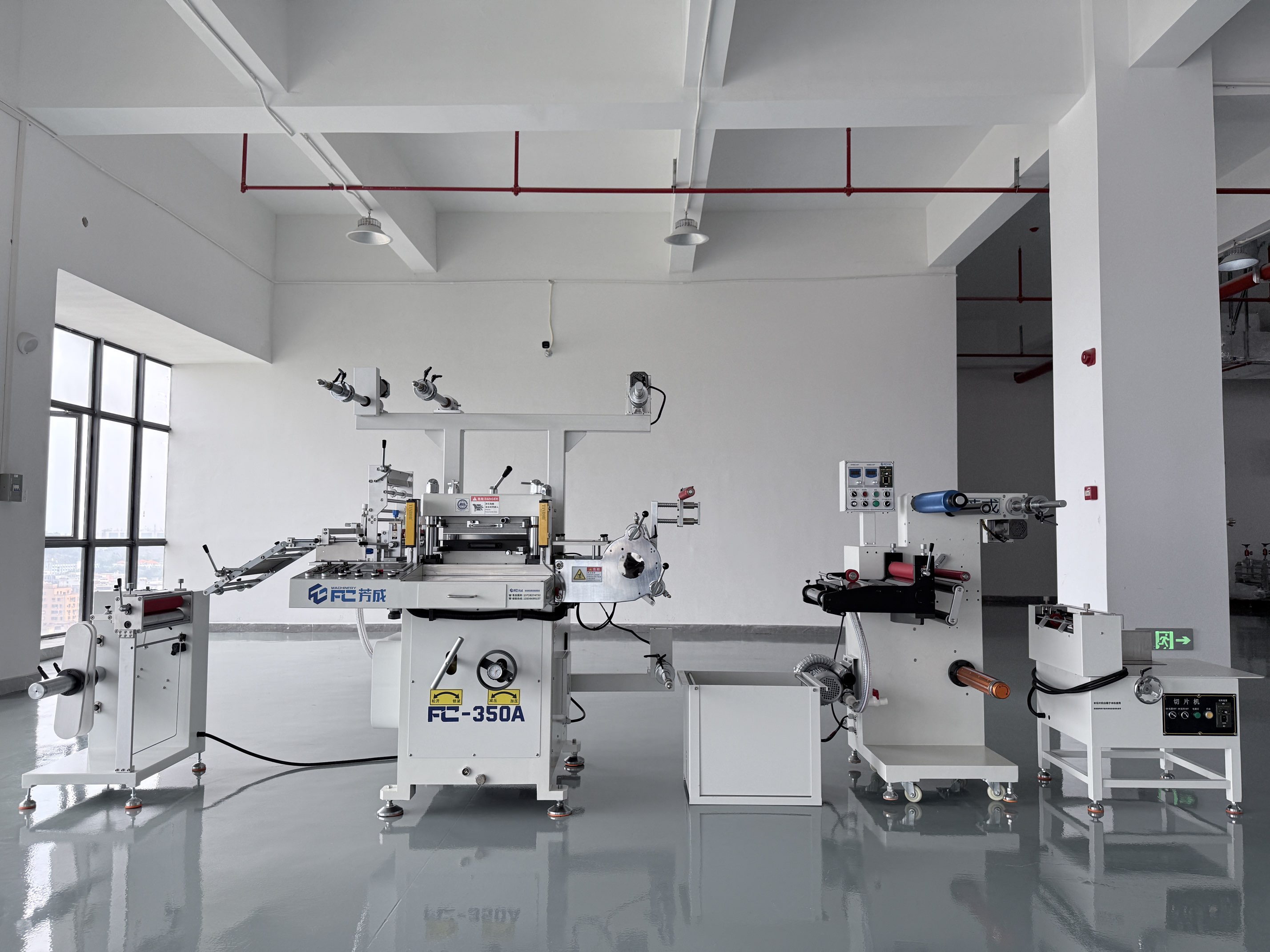 Good Price HL-350A 24000 Strokes/h Automatic Roll To Sheet Die Cutting Machine With Slicing For Various Adhesive Sticker Labels