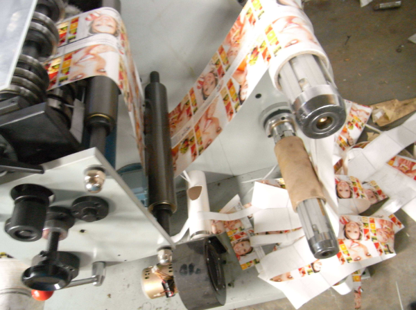 Nice Price Brand New Fully Automatic Label Plastic Film Slitting and Rewinding Machine