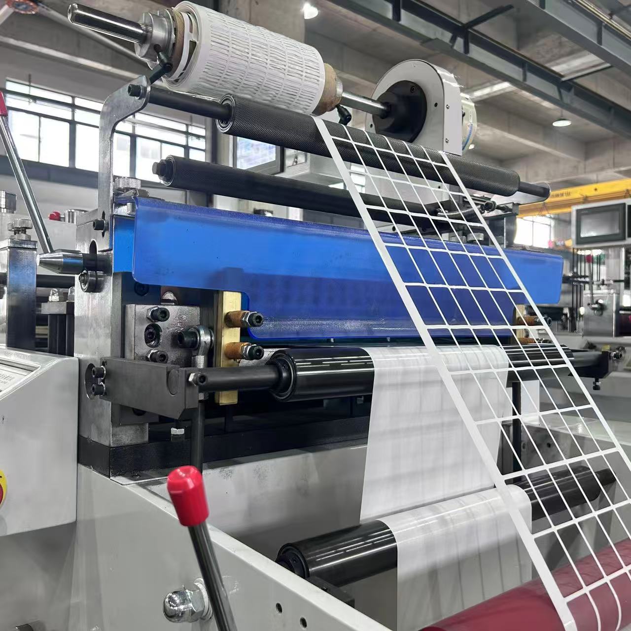 RTMQ450 Durable Use Printed Label Paper 2seat Flatbed Die Cutting Machine with 1 Color Hot Stamping Rotary Move
