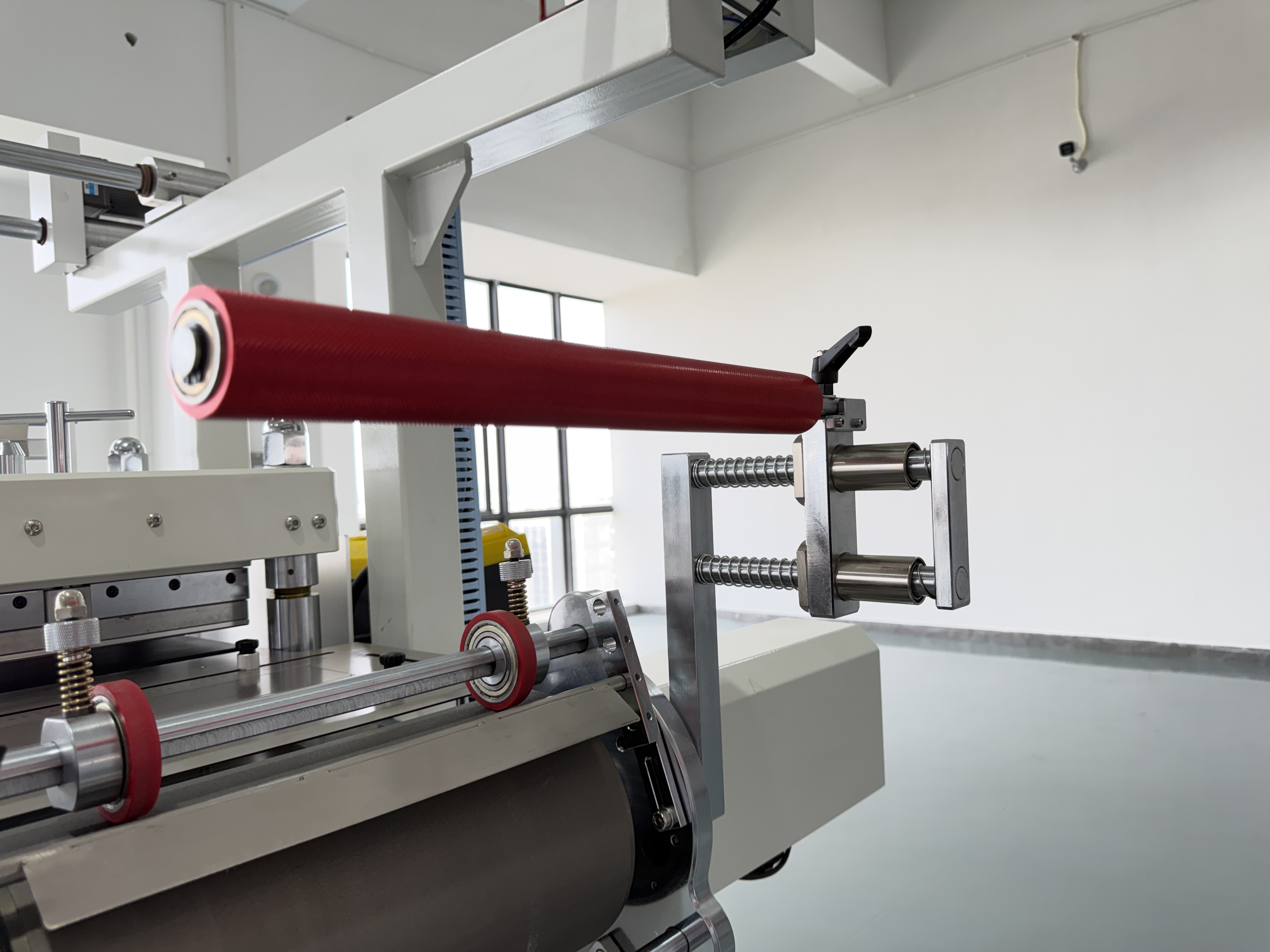 Good Price HL-350A 24000 Strokes/h Automatic Roll To Sheet Die Cutting Machine With Slicing For Various Adhesive Sticker Labels