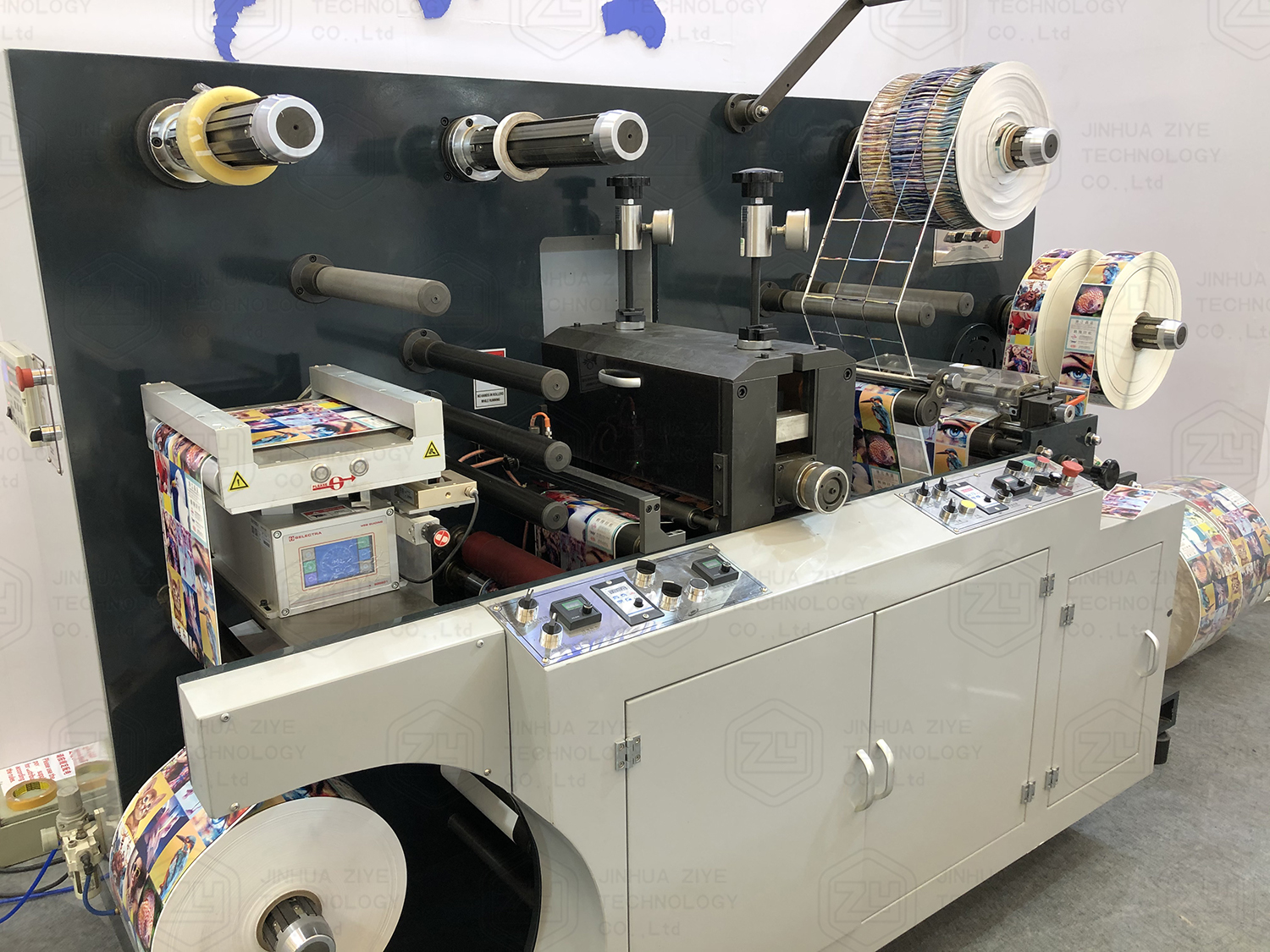DES320S Machine View 1
