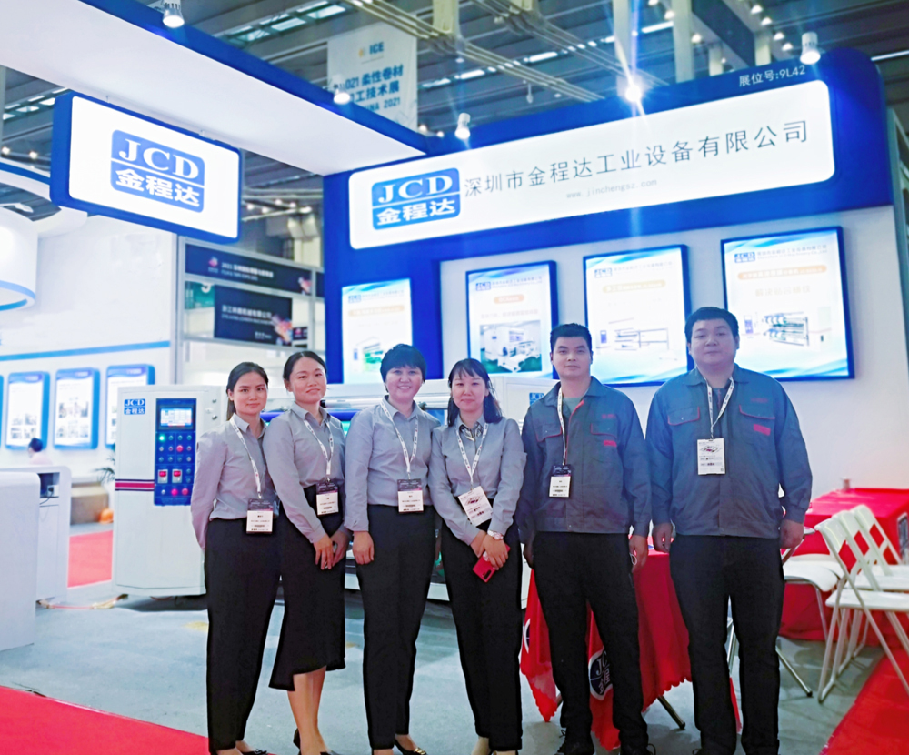 Meeting with global buyers at trade show