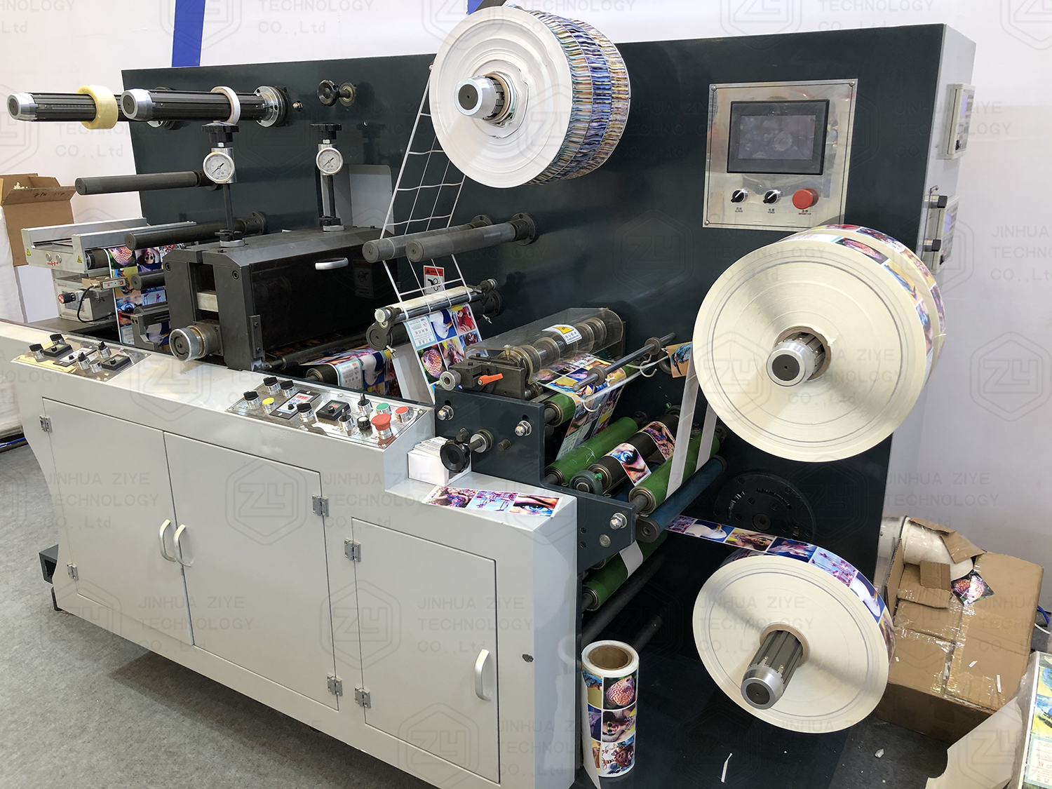 DES320S Machine View 2
