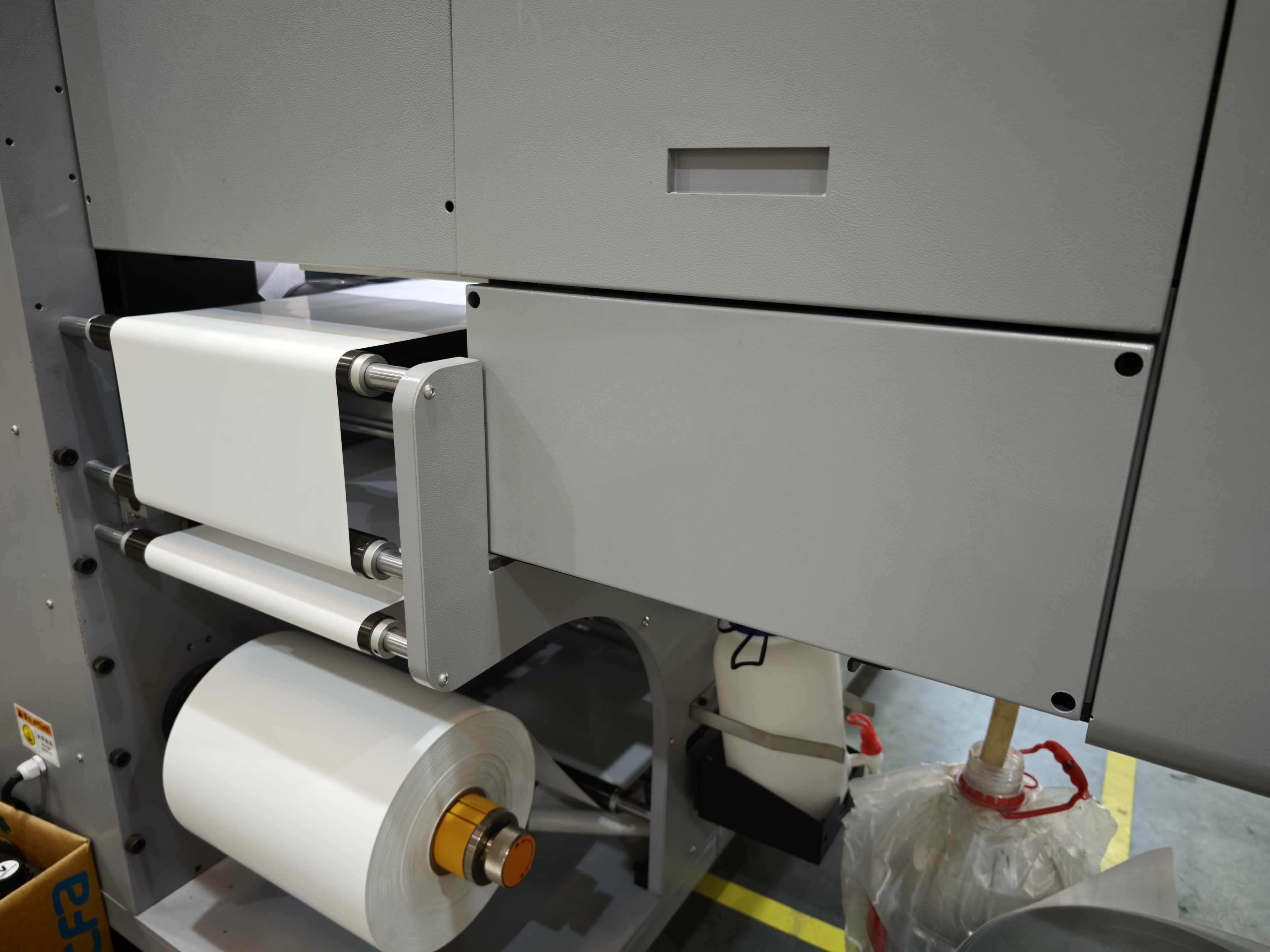 Nexus 350J Digital Adhesive Roll Paper Label Printing Machine Label Printer Die Cutting Machine With Slitter