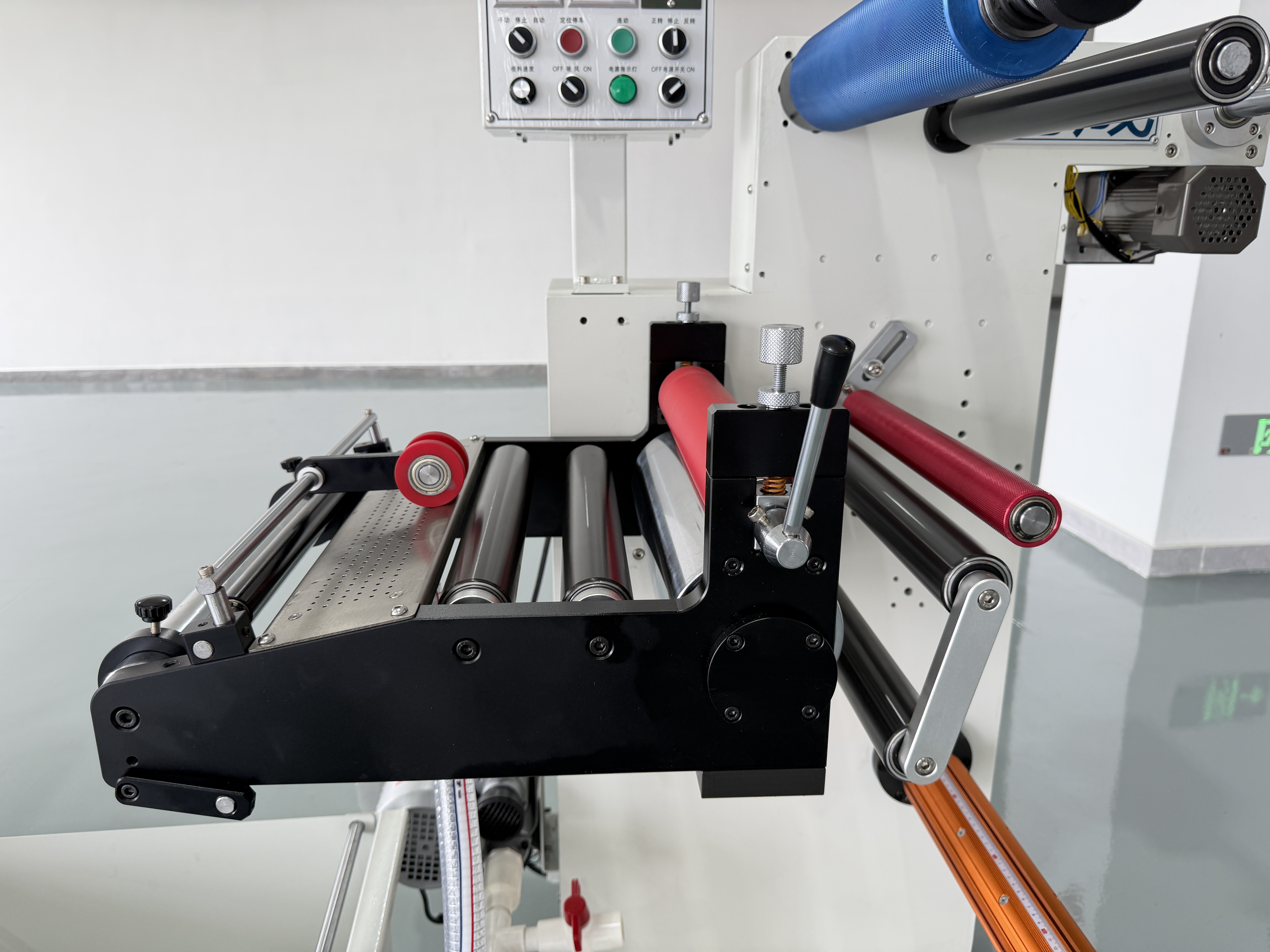 Servo Control Good Price 24000 Strokes/h HL350 Automatic Die Cutting Machine For Various PVC,PET, EVA Material Labels