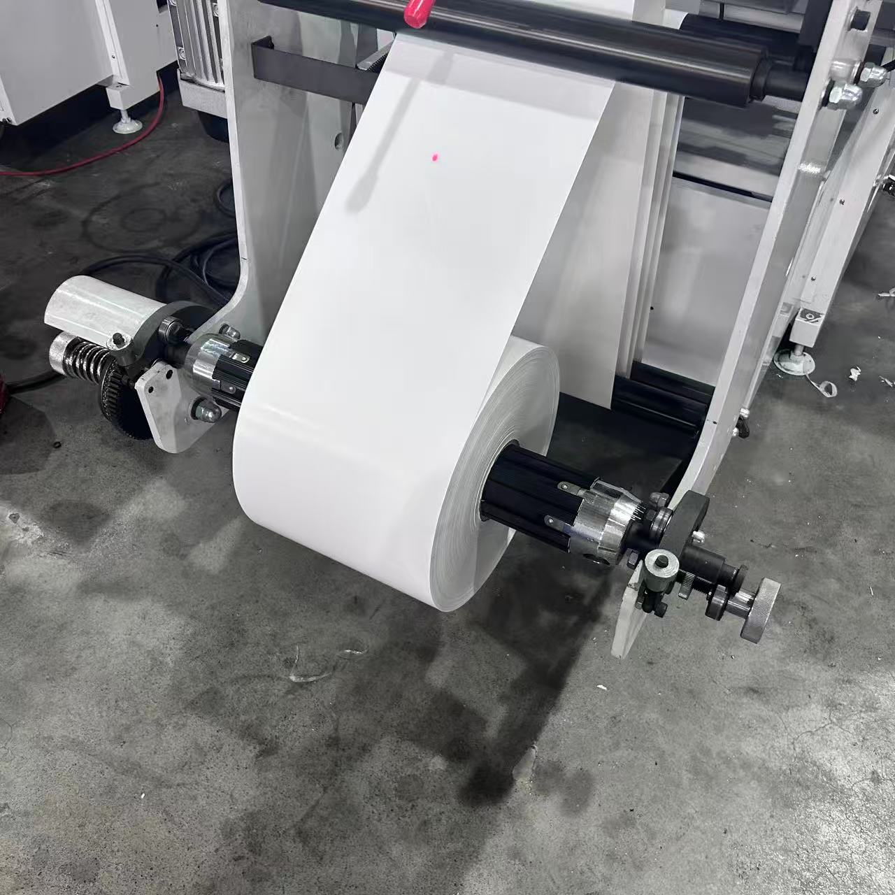 RTMQ450 Durable Use Printed Label Paper 2seat Flatbed Die Cutting Machine with 1 Color Hot Stamping Rotary Move
