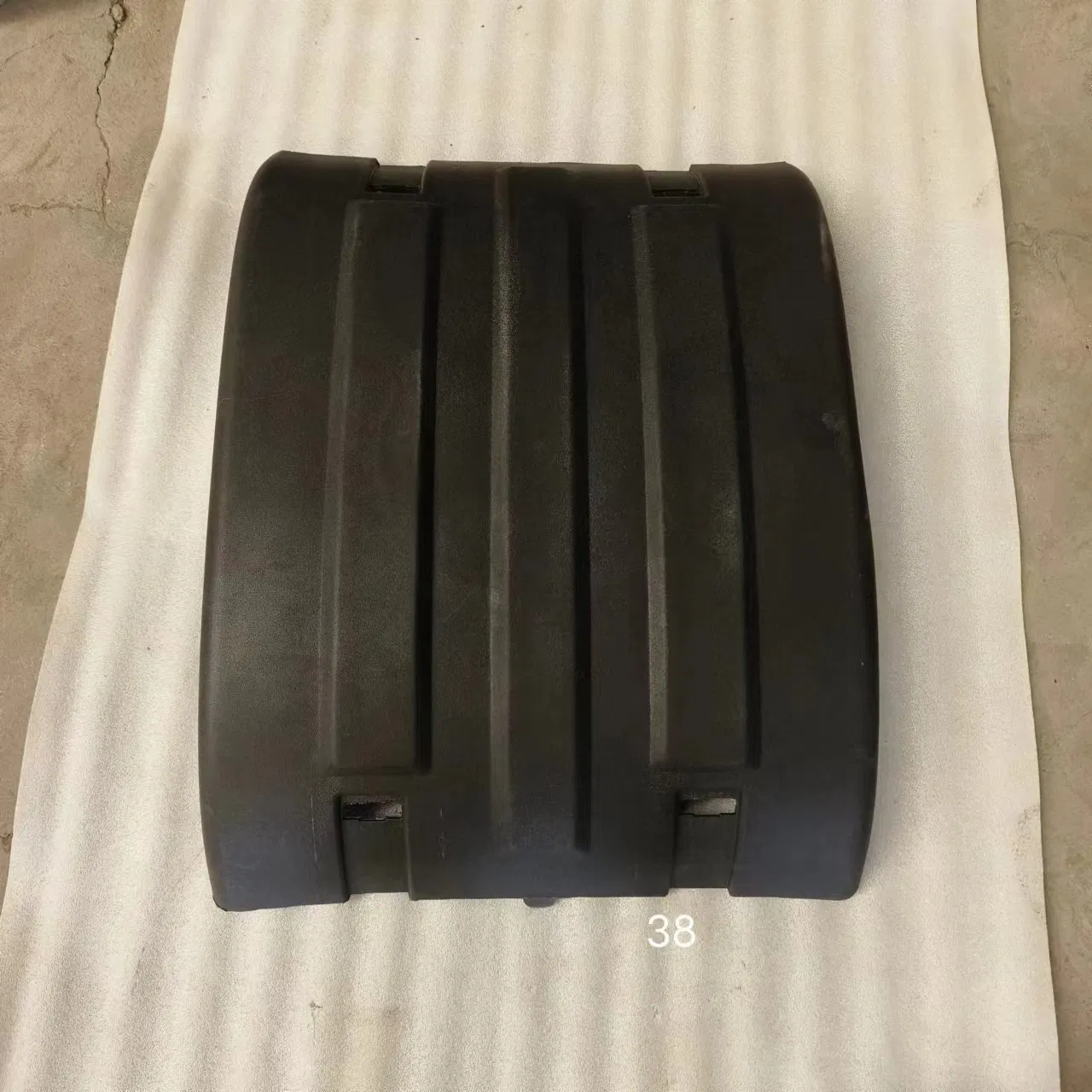 Sinotruk Sitrak T5g C7h Truck Parts Drivetrain Fender Upper Wg9925955070