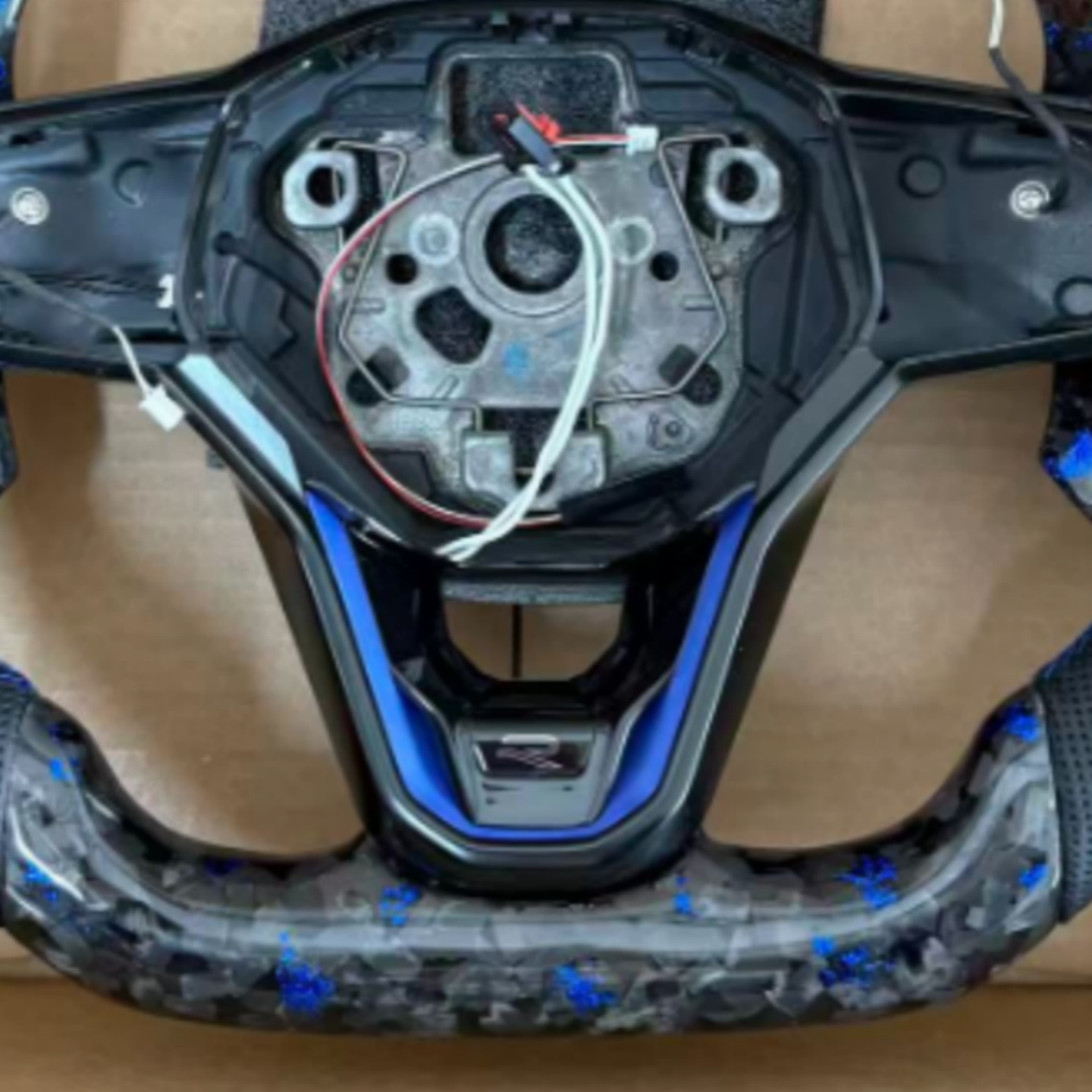 High Quality Forged Carbon Fiber Leather Steering Wheel for Volkswagen vw Golf 4 5 6 7 8 GTI GTD Automotive Interior Accessories