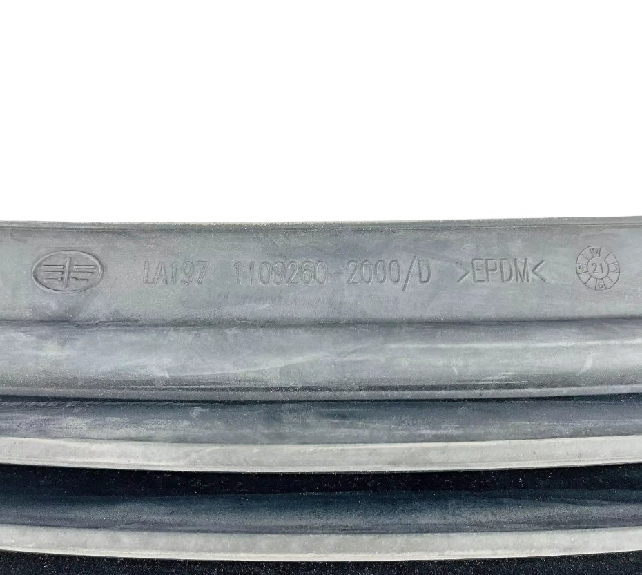 FAW Jiefang Origl New Spare Parts Connecting Hose Assemblies 1109260-2000/D for J6/J7/Jh6 Truck Drivetrain &amp; Axles