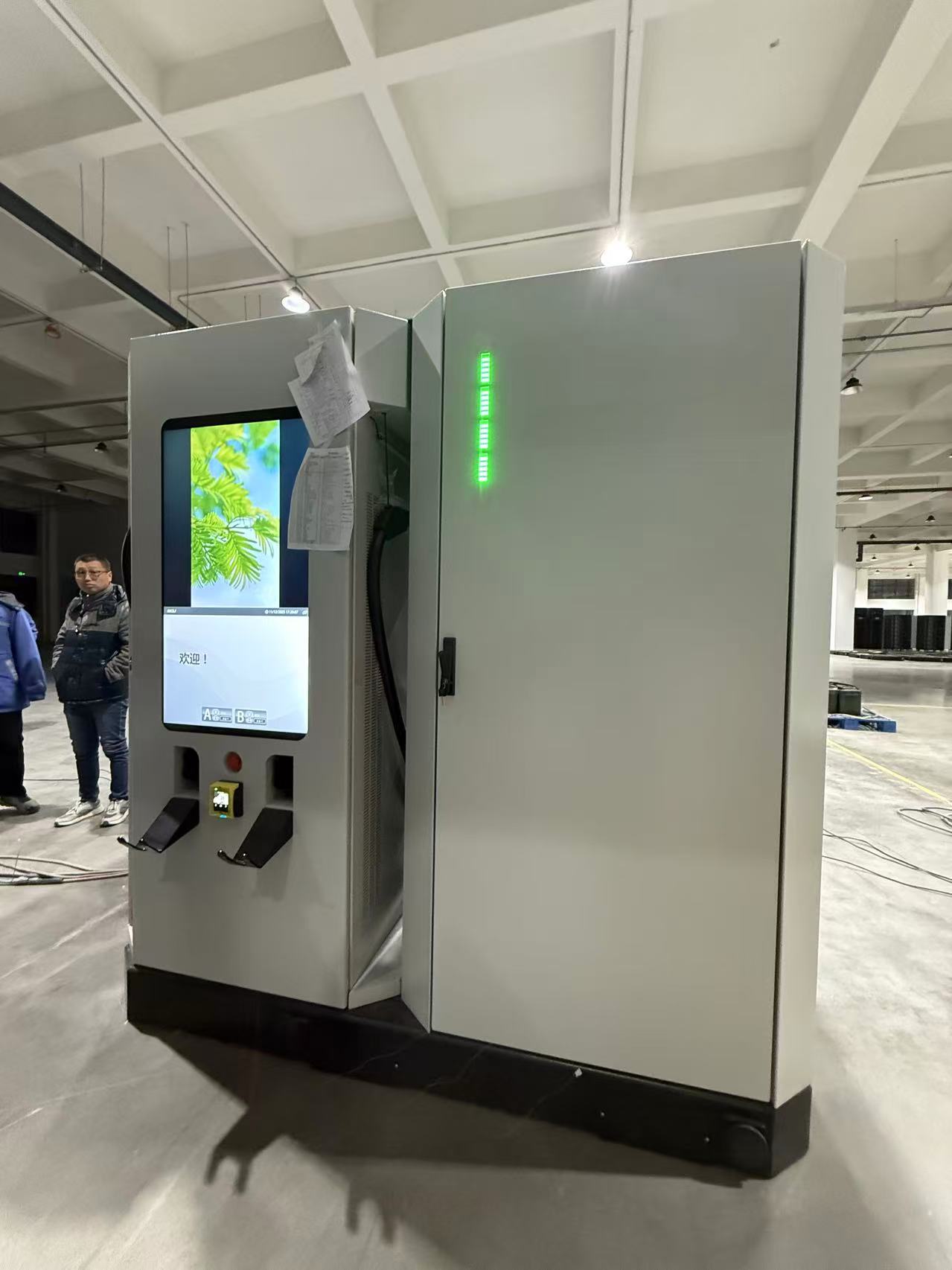 SCU DC Fast Charger With Lithium Battery 80kw 160kw 240kw 360kw DC Fast EV Car Charging Station TUV CE OCPP1.6J