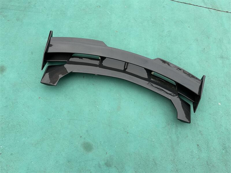 High Quality M Style Real Carbon Fiber Car Body Kit Gt Rear Roof Spoiler Wing for Lamborghini Urus