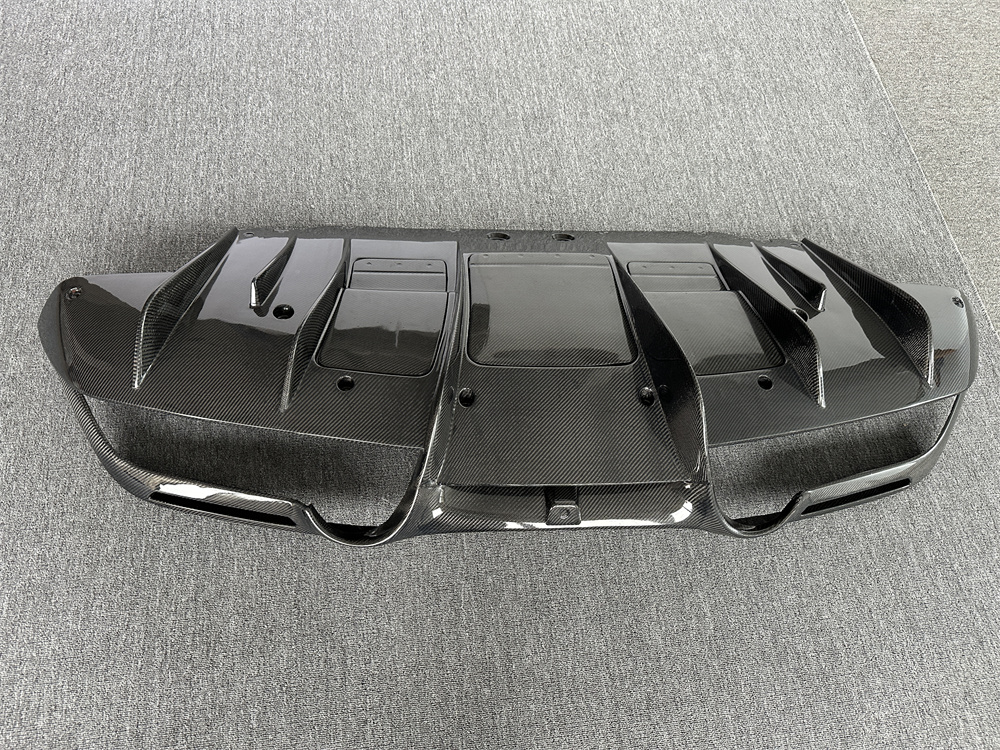 New Arrival N Style Carbon Fiber Rear Bumper Diffuser for 2021 Ferrari F8 Tributo Spider Rear Diffuser Rear Spoiler