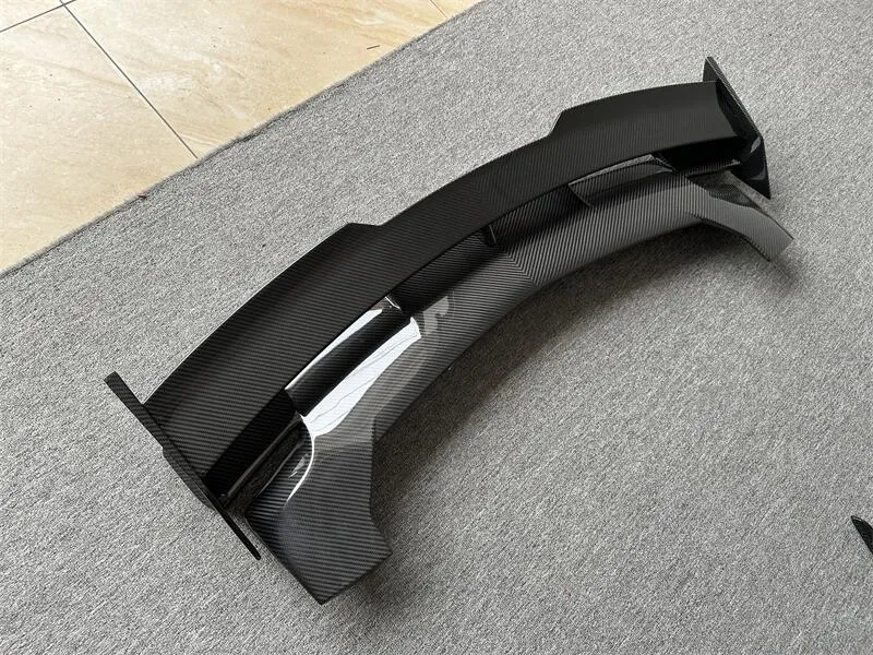 Lamborghini Urus Carbon Fiber Spoiler 5