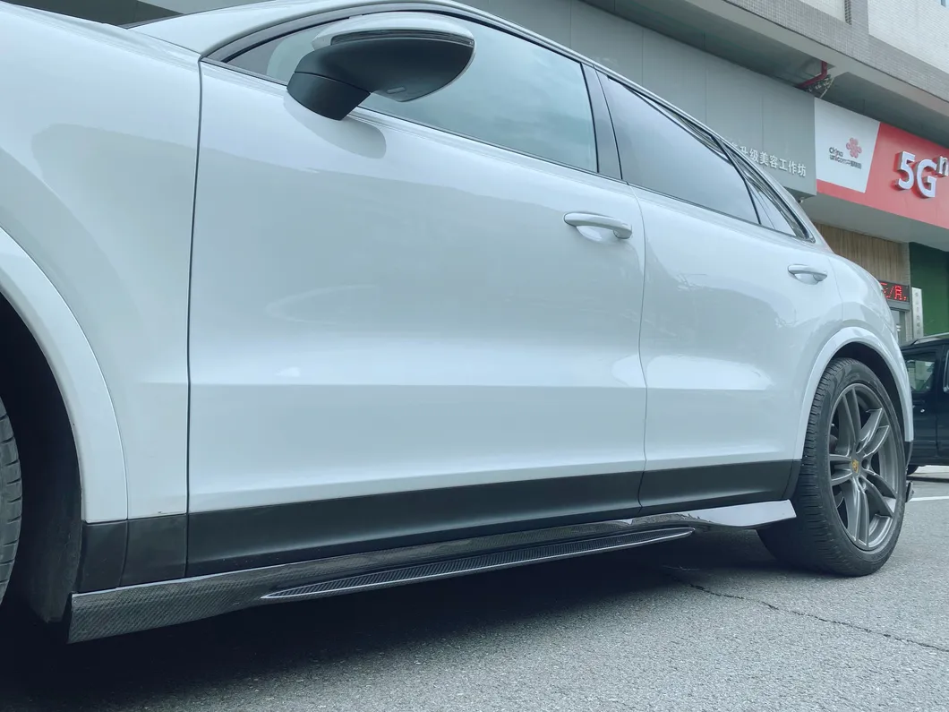 Dry Carbon Fiber Car Side Skirts