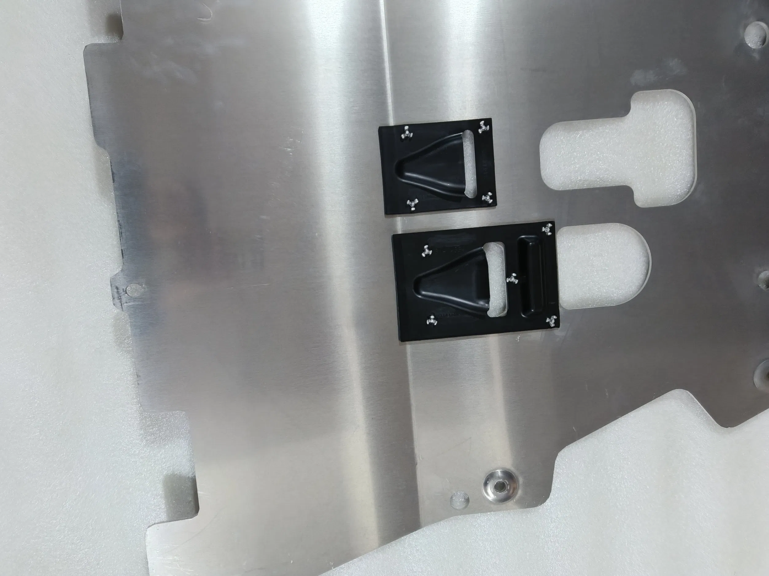 Aluminum Car Accessories OEM Auto Engine Shield Engine Guard Skid Plate for S90 Xc90 Xc60 18 31399006