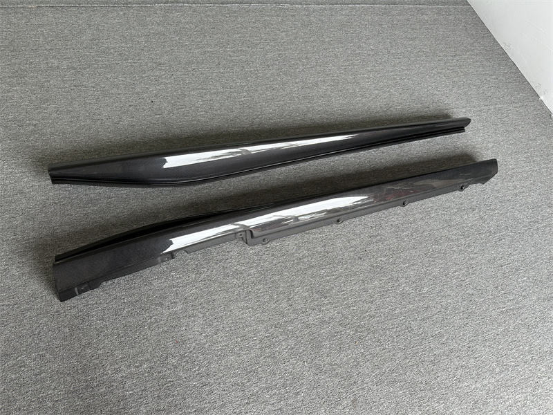 296 Gtb Wet Carbon Fiber Bodykit OEM Style Car Side Skirts Extension for Ferrari 296 Gtb