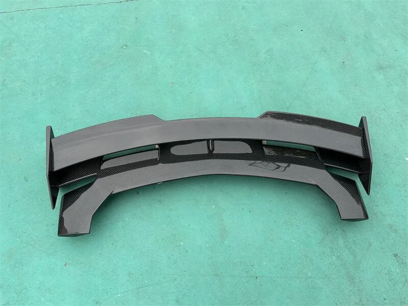 Lamborghini Urus Carbon Fiber Spoiler 1