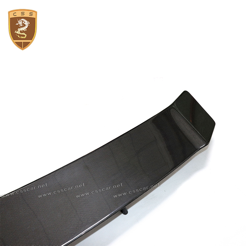 Carbon Fiber Car Body Parts Auto Accessory Novit Roso Style Rear Spoiler Wing for Ferrari 488 Gtb