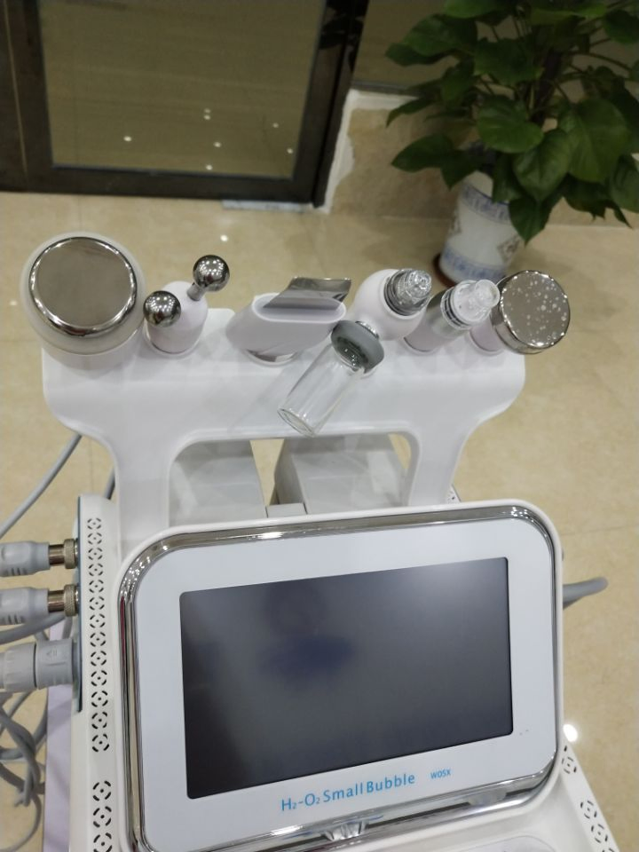 6 em 1 Dispositivo Facial de Beleza Hydra com Jato de Peeling Aqua e Martelo Frio RF