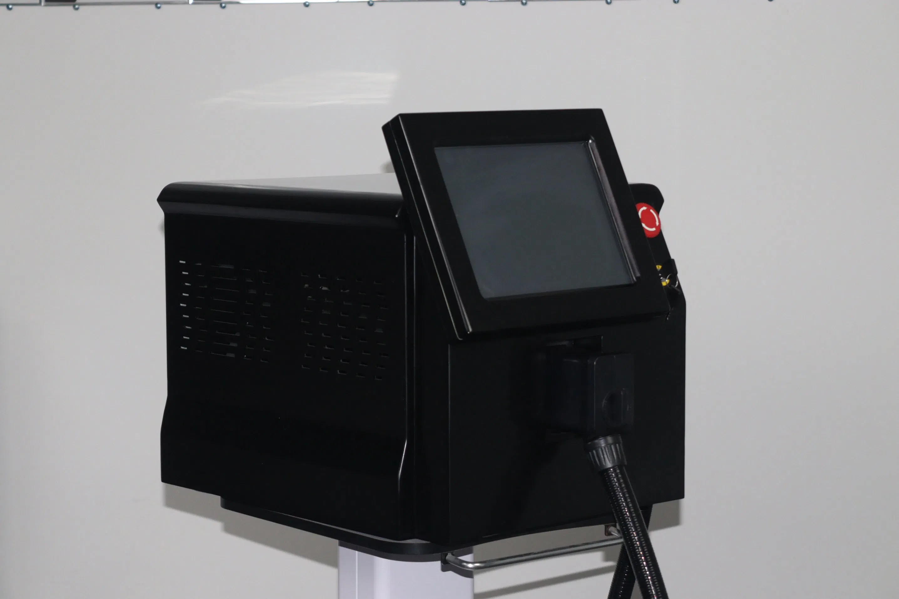 Dispositivo Profissional Portátil de 808nm Remoção de Pelo a Laser Diode para Rejuvenescimento da Pele com CE