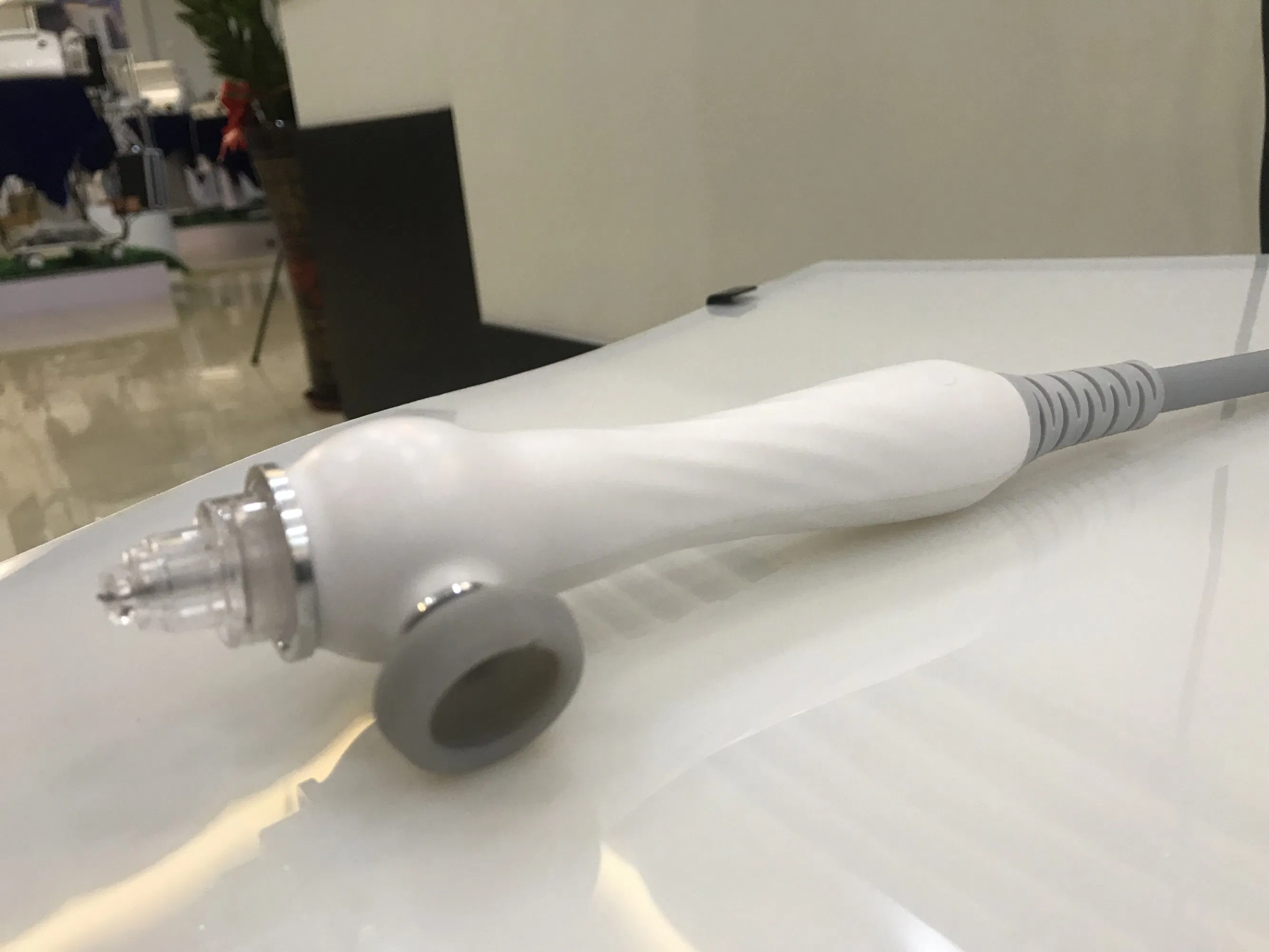 6 em 1 Dispositivo Facial de Beleza Hydra com Jato de Peeling Aqua e Martelo Frio RF
