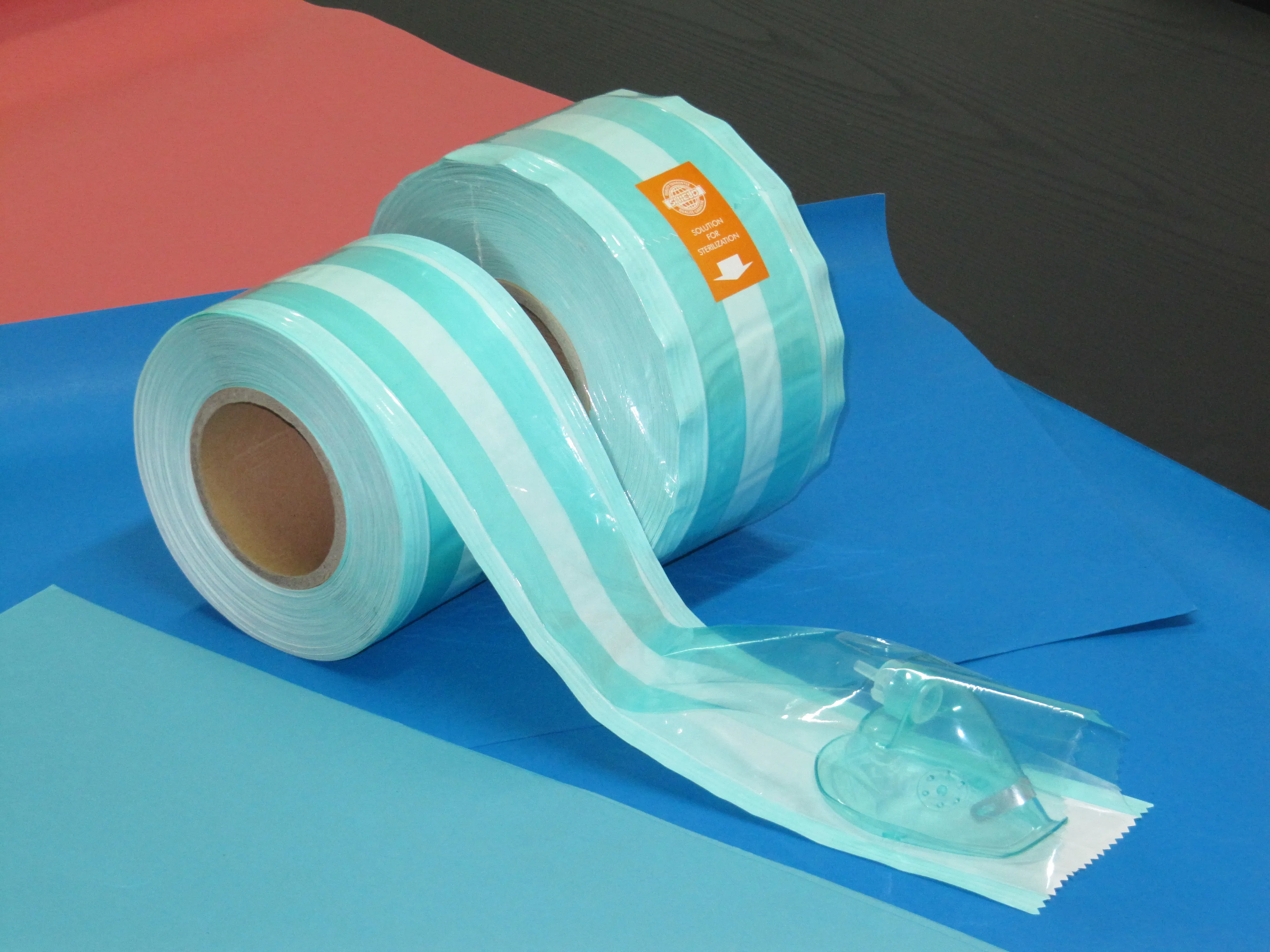 Embalagem para esterilização em autoclave para uso médico e odontológico