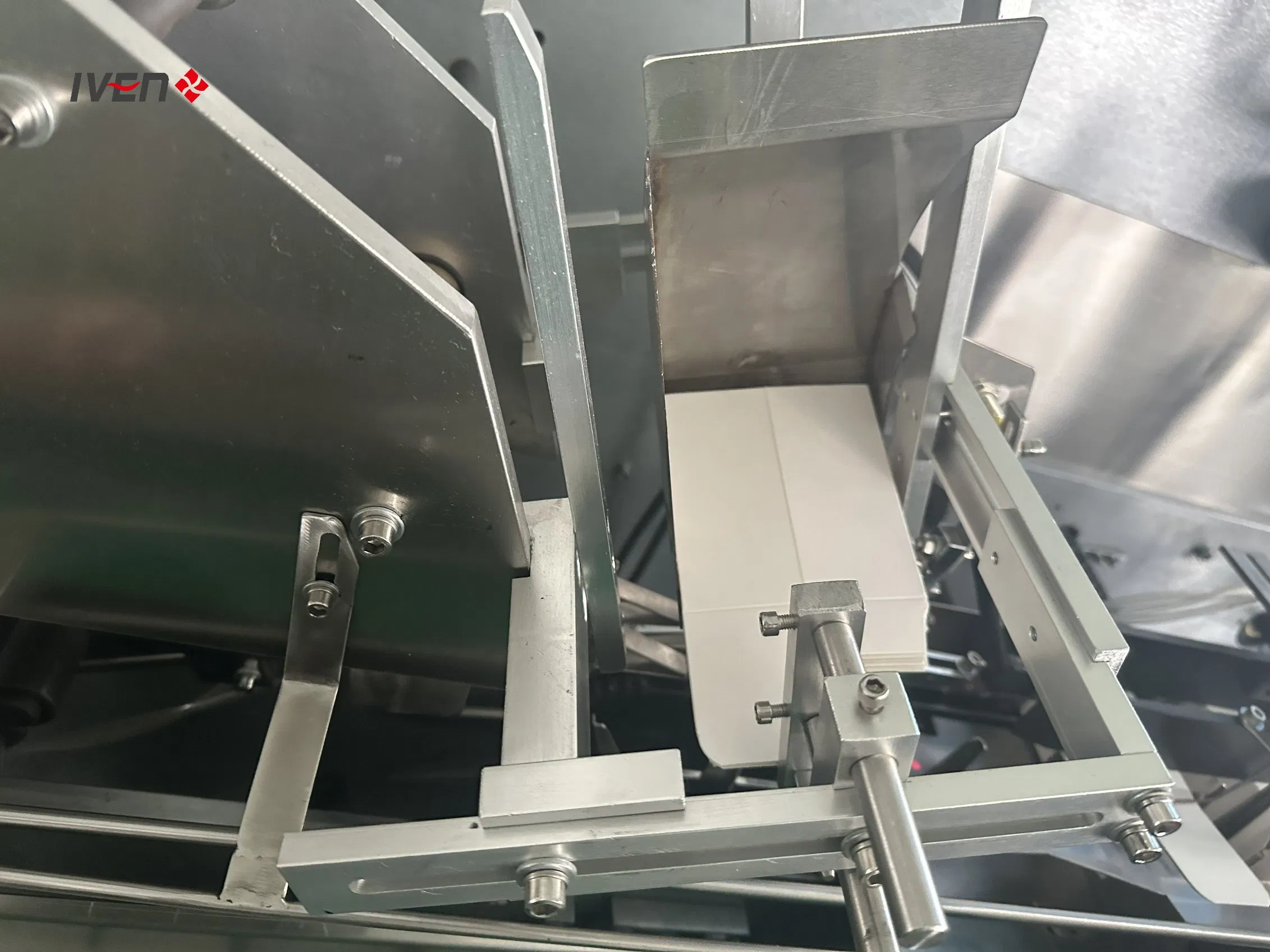 Linha de embalagem de caixas de papelão horizontal totalmente automatizada, equipamento de embalagem de caixas em miniatura, sistema de divisores de papelão com preço de fábrica