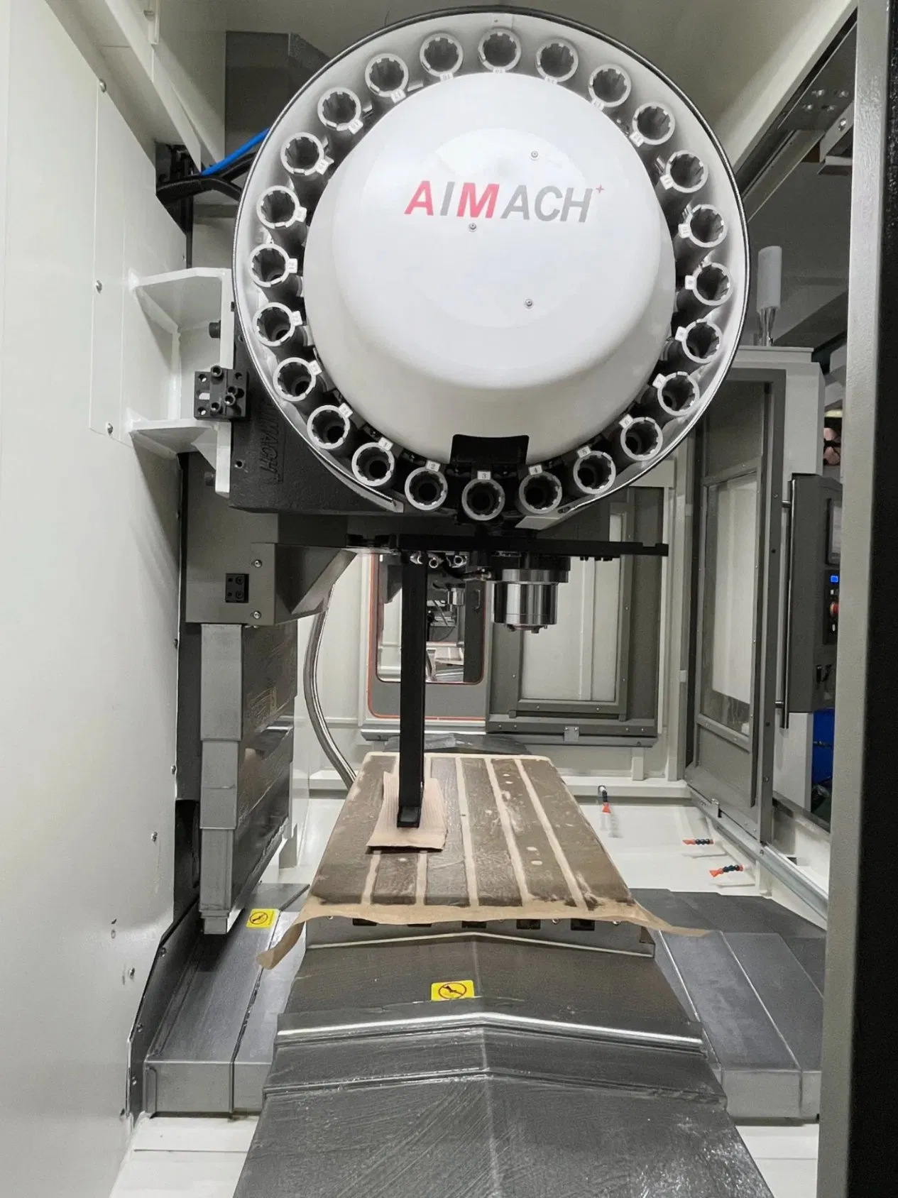 Socay CNC High Precision Vmc 850 Vmc855 3/4/5 Axis Vertical Machining Center CNC Milling Machine Vmc