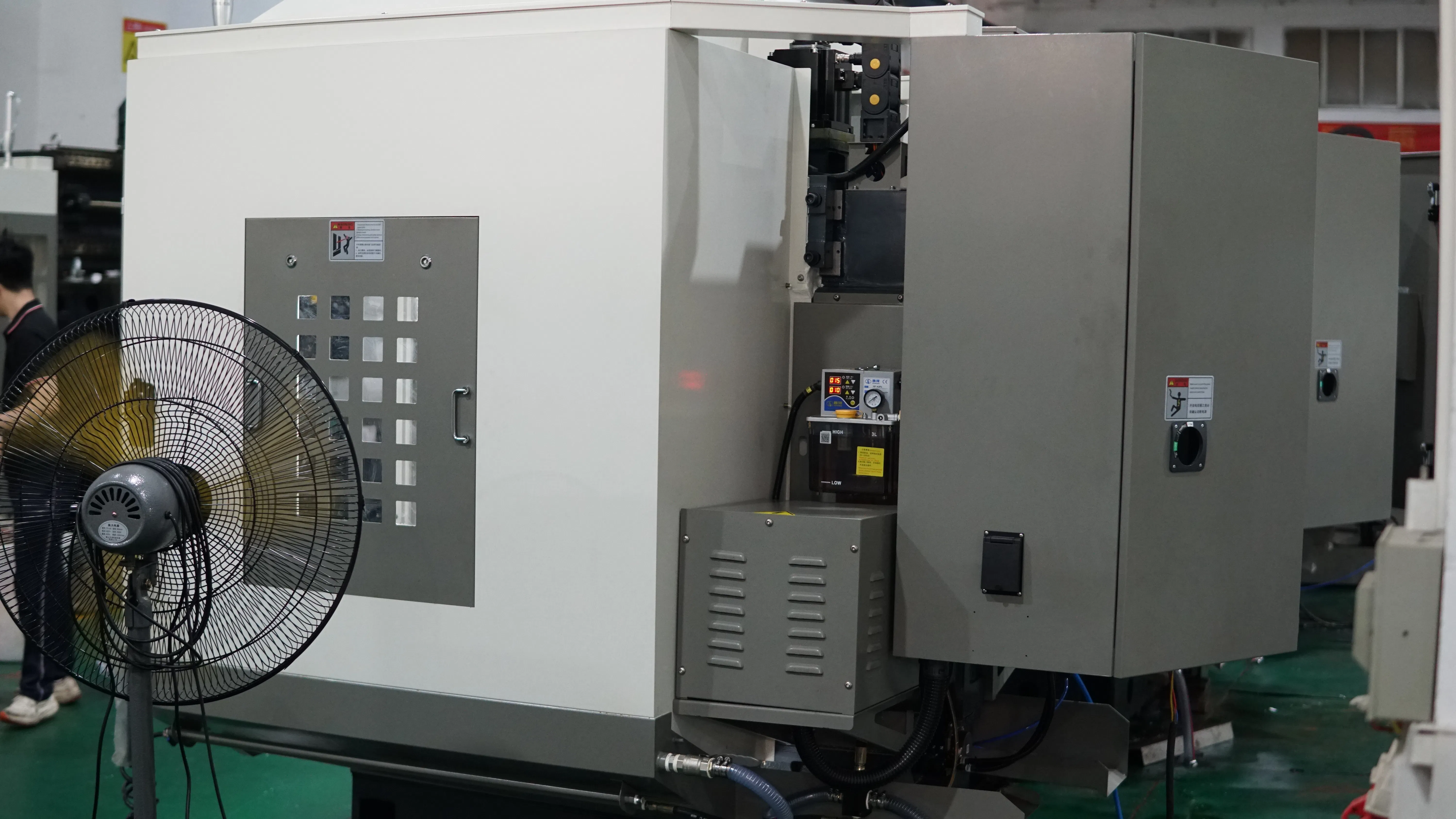 Socay CNC Tmc600 Compcat Machining Center Tapping Milling and Drilling Machine CNC Machine CNC Drilling Machine