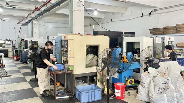 Quality inspection and measurement equipment at MecMill Precision