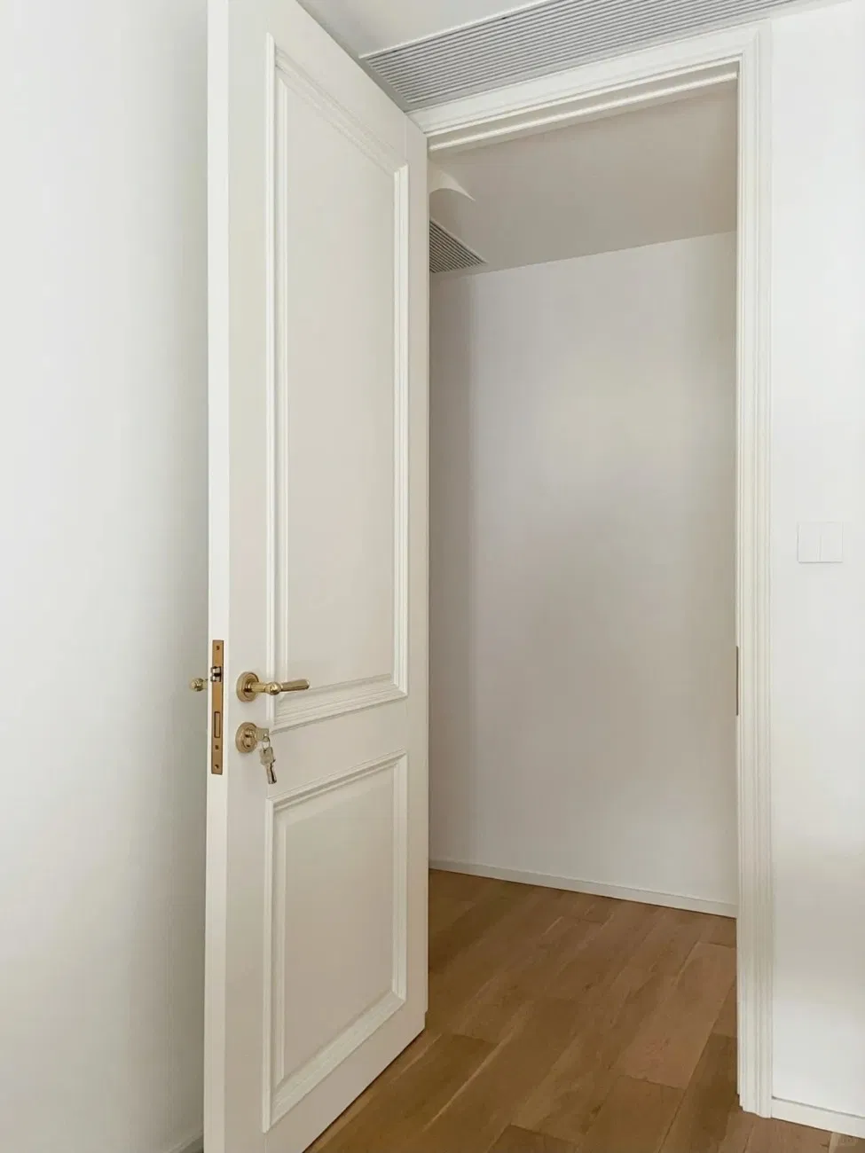 China Waterproof Melamine Interior Door Moisture Proof WPC Bathroom House Door for Indoor Use Manufacturers