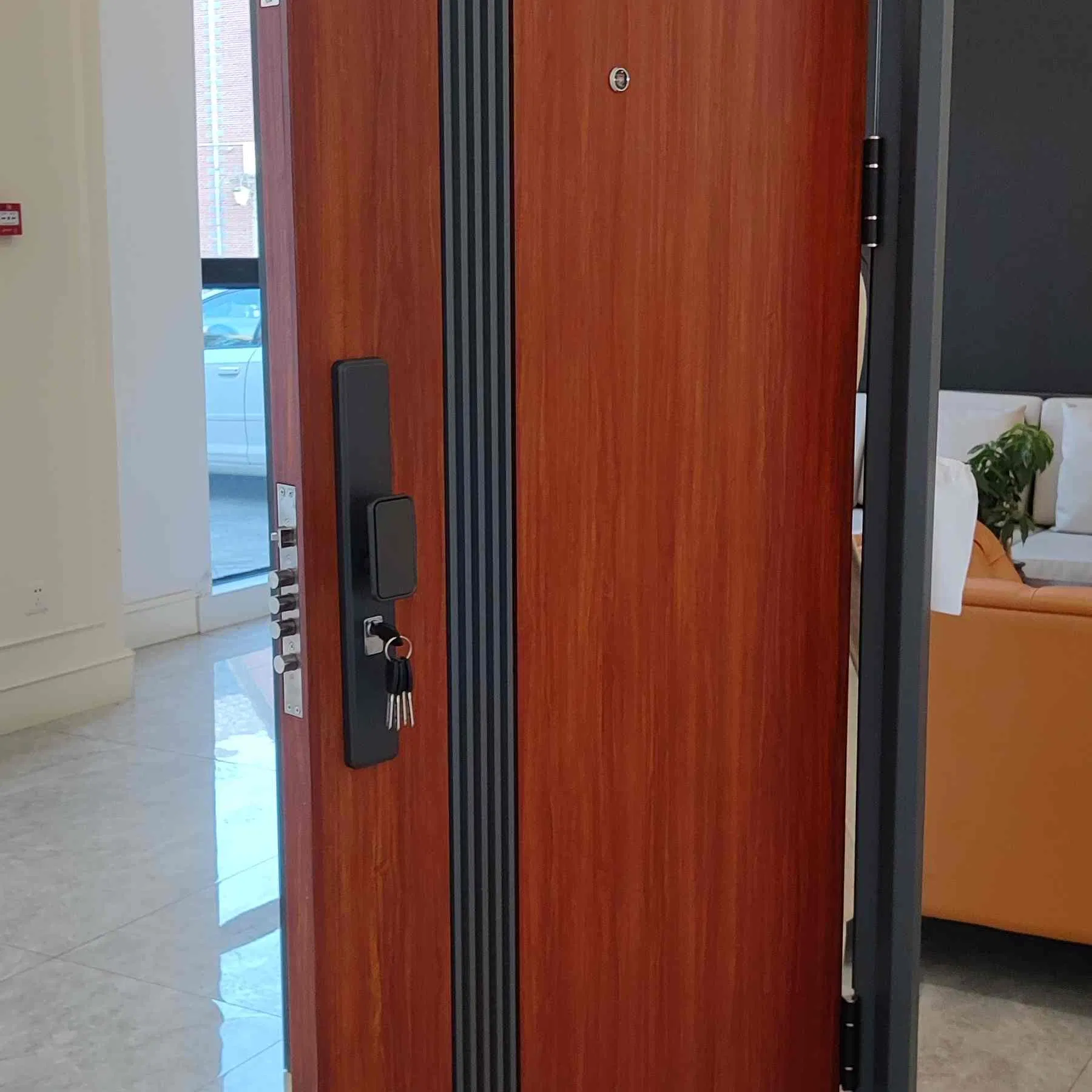 Professional Manufacture Solid Metal Steel Security Entrance Wooden Grain Door with Multi-Point Lock