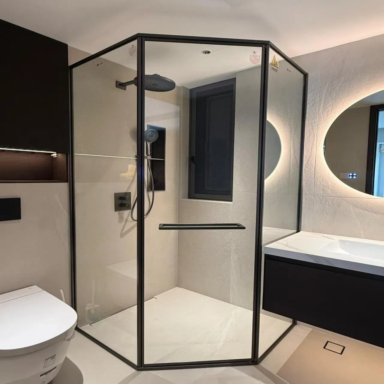 17. High Quality Aluminium Safety Tempered Clear Glass Slim Aluminum Frame Partition Wall Bathroom Simple Shower Screen Sliding Glass Security Door for Bathroom