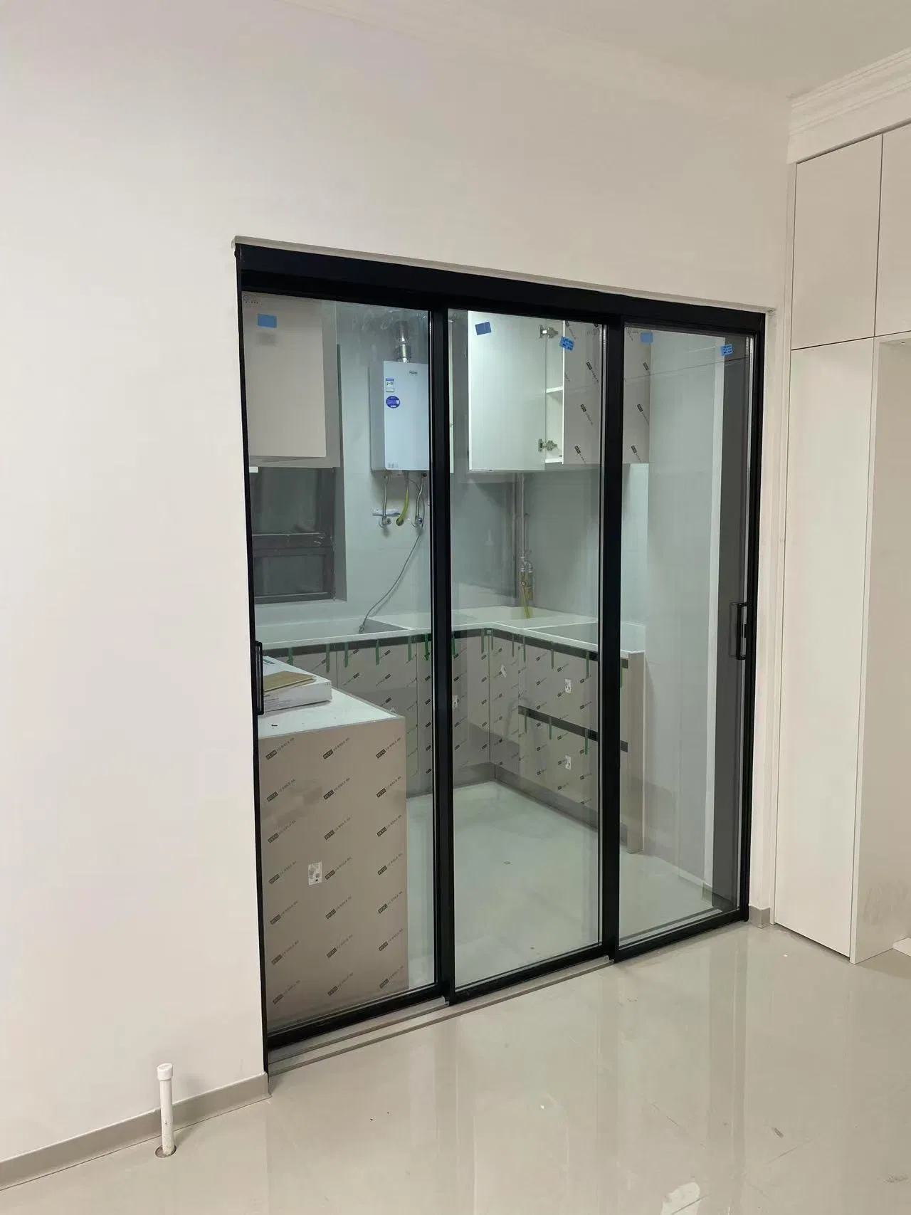 Modern Design Aluminum Alloy Three Tracks Narrow Slim Frame Patio Low E Tempered Glass Double Glazed Sliding Door