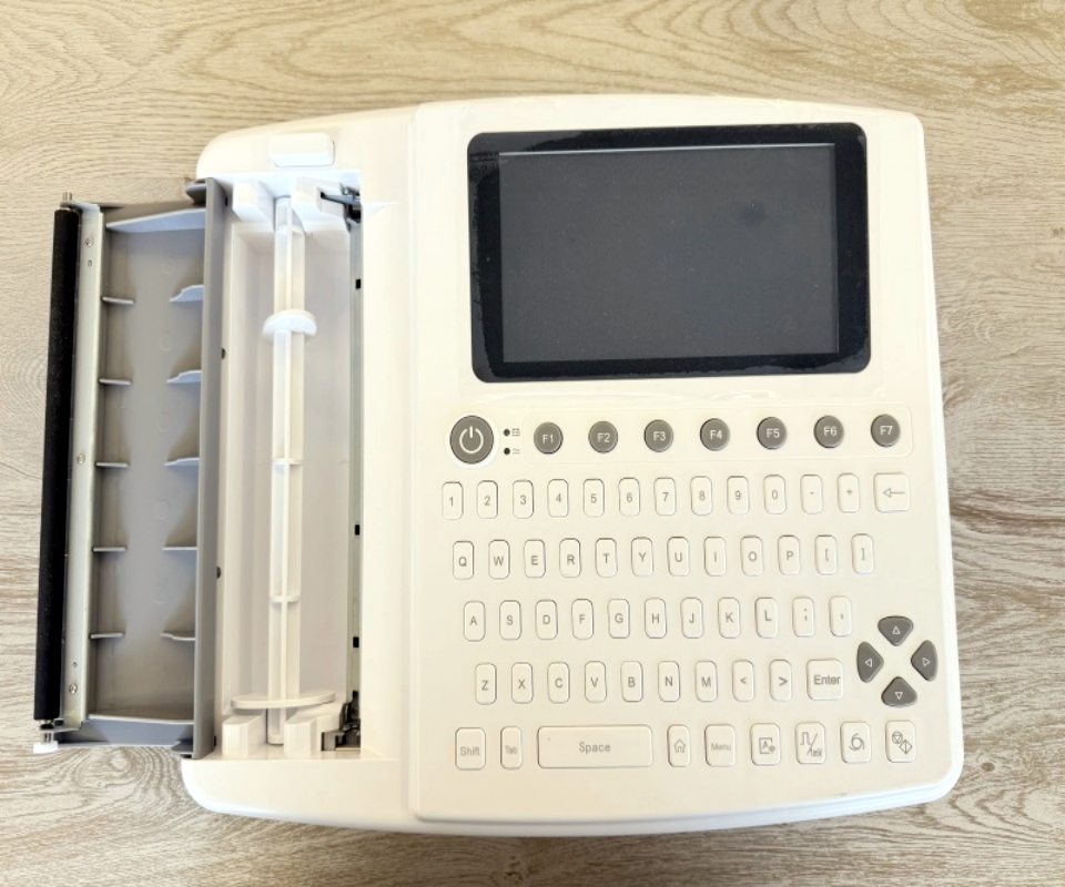 Máquina de ECG Digital 12 Portátil para Uso en Hospitales y Clínicas