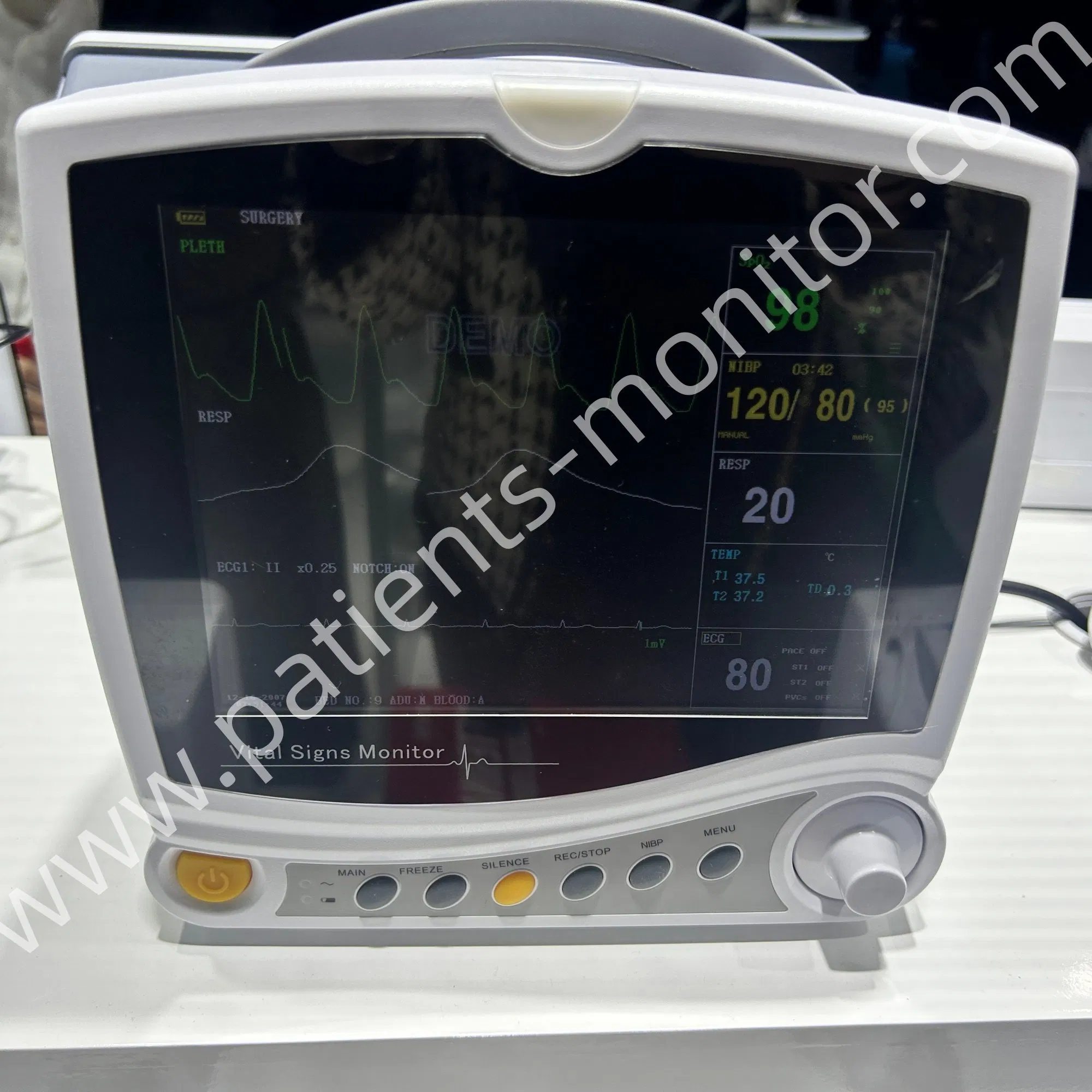 Cms6800 Monitor de Paciente Multíparametro Incluye SpO2 ECG Temp NIBP IBP CO2