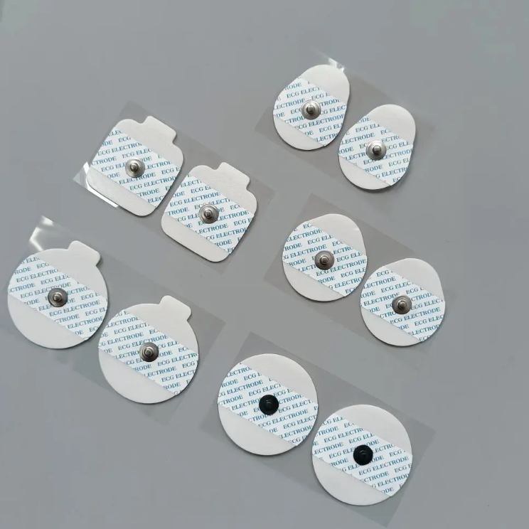 Venta caliente de alta calidad electrodo de ECG desechable de espuma y no tejido para hospital con pestaña