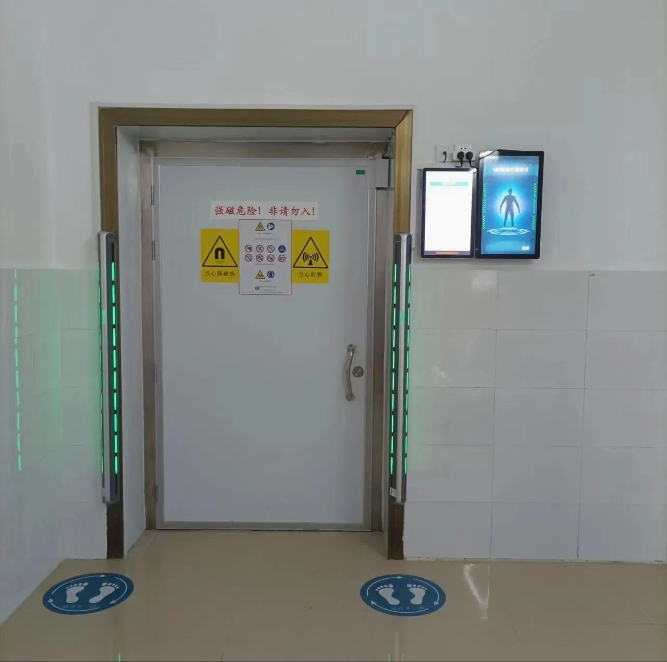 High Sensitivity to Ferromagnetic Metals for Medical Use in MRI