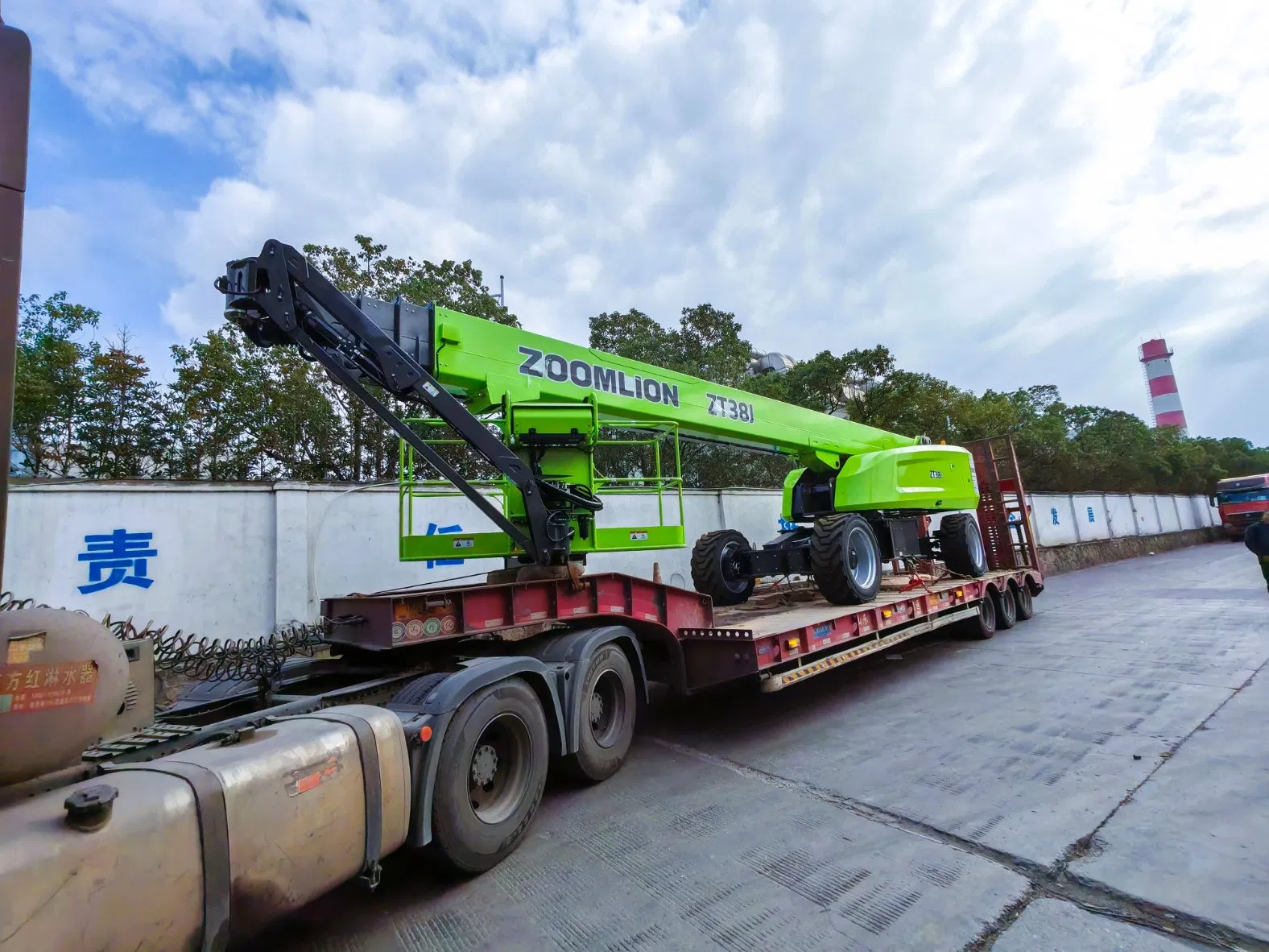 Zoomlion Brand New Aerial Working Platform Zt38j with 38m Lifting Height for Sale