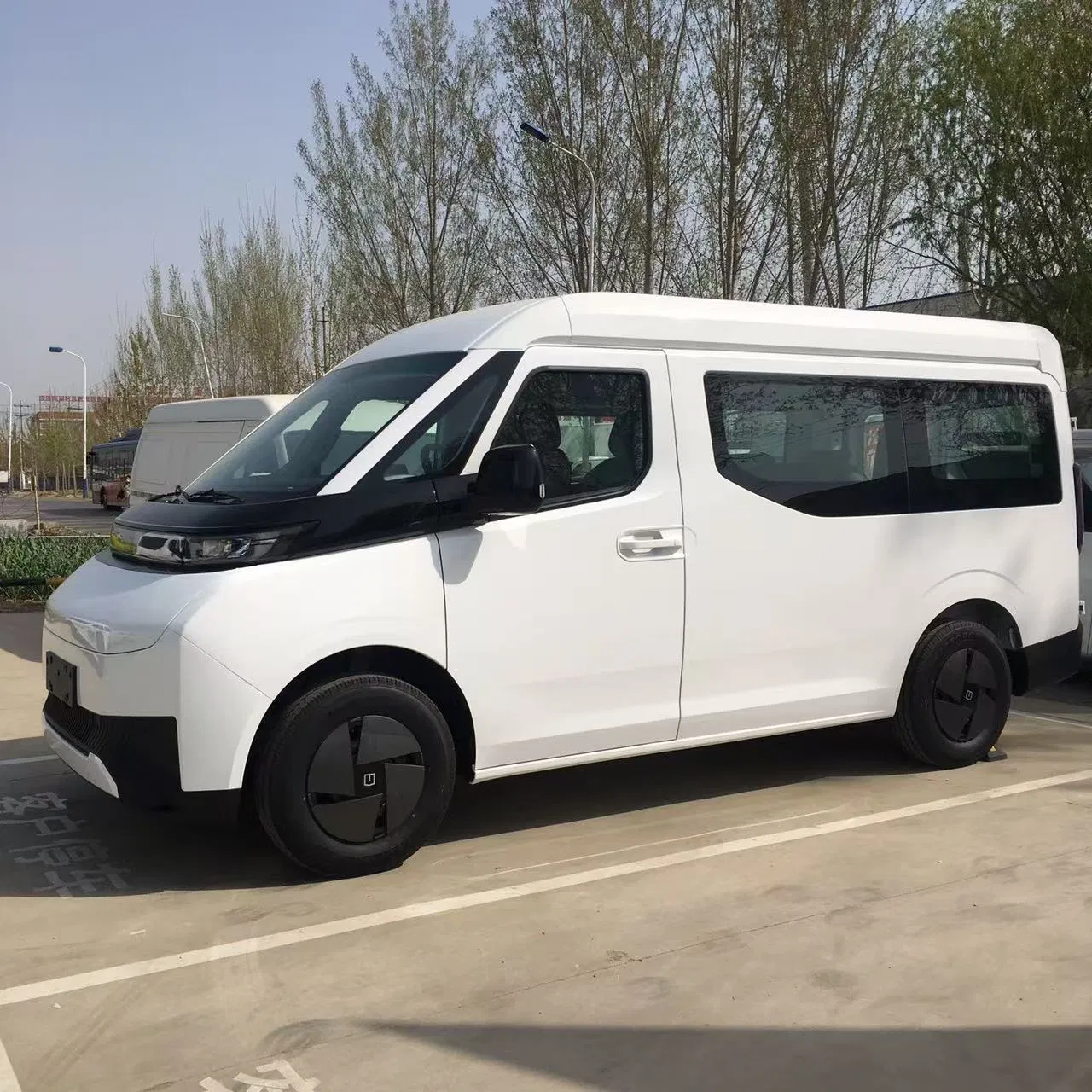 Geely Farizon Super Van Mobile Lottery Shop
