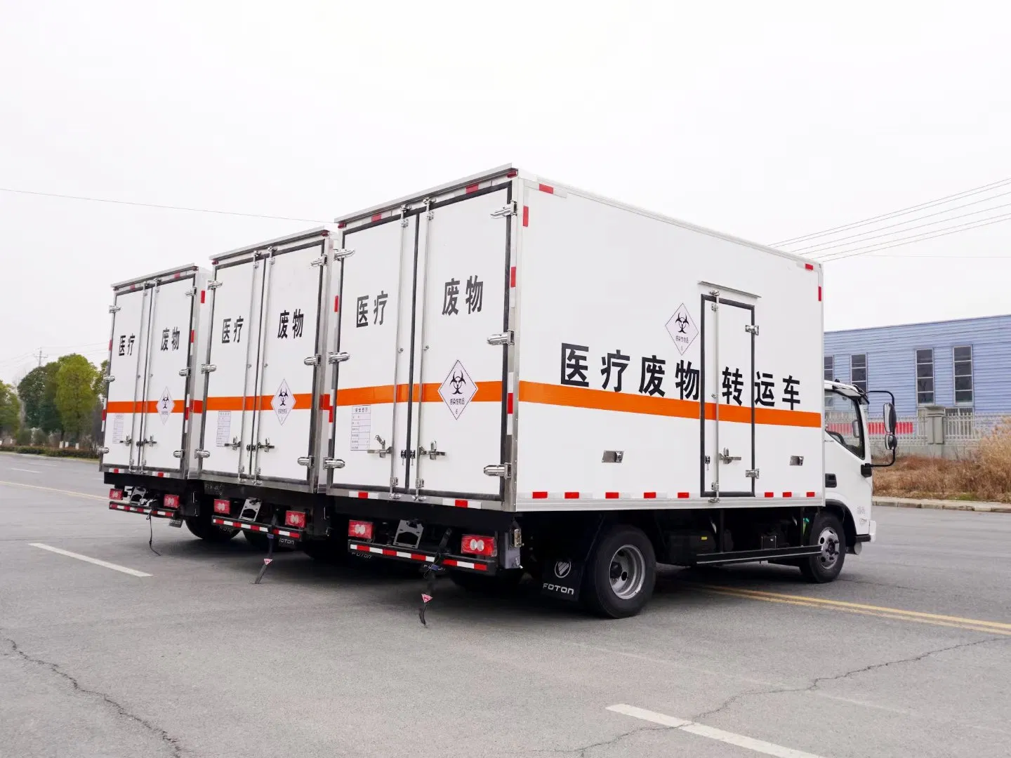 Factory Price Small Mobile Seafood Freezer Refrigerated Insulated Van Truck 1 Tone Electric Cargo Light Food Truck Van