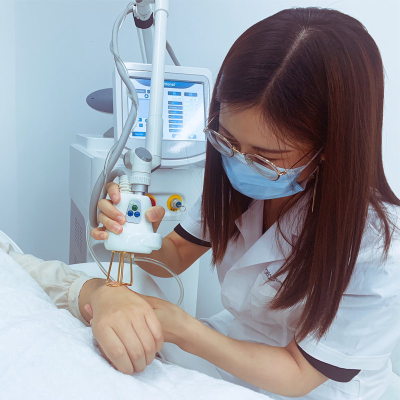 OEM New Technology Laser Equipment Vaginal Rejuvenation CO2 Fractional Laser Machines