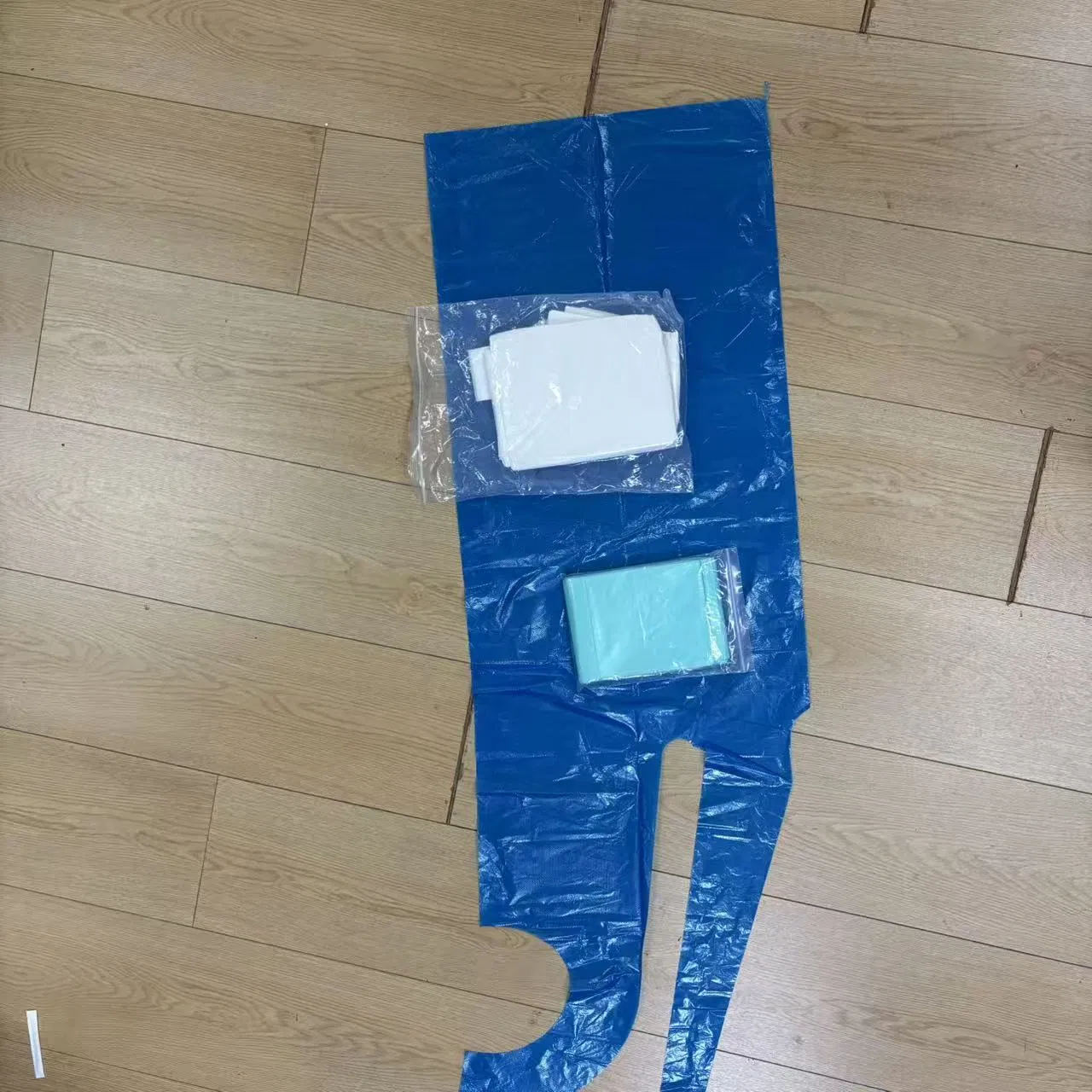 Disposable PE Apron Haircut Waterproof Hotpot