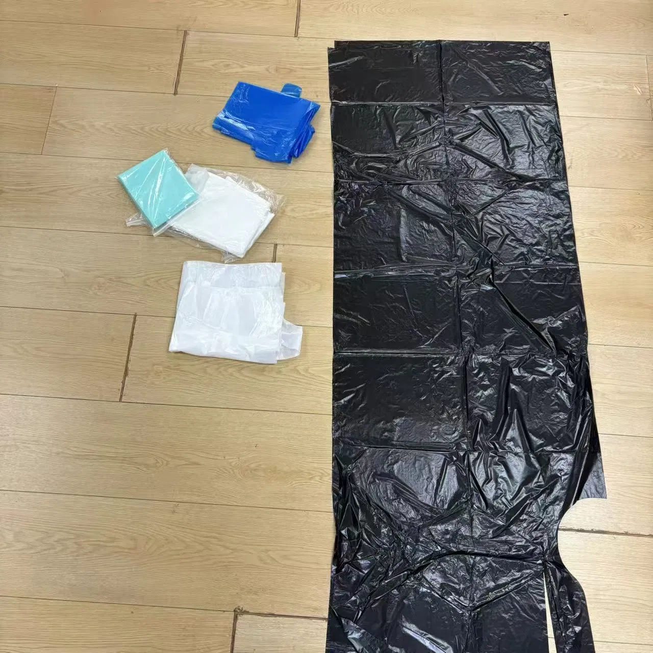 Disposable PE Apron Haircut Waterproof Hotpot