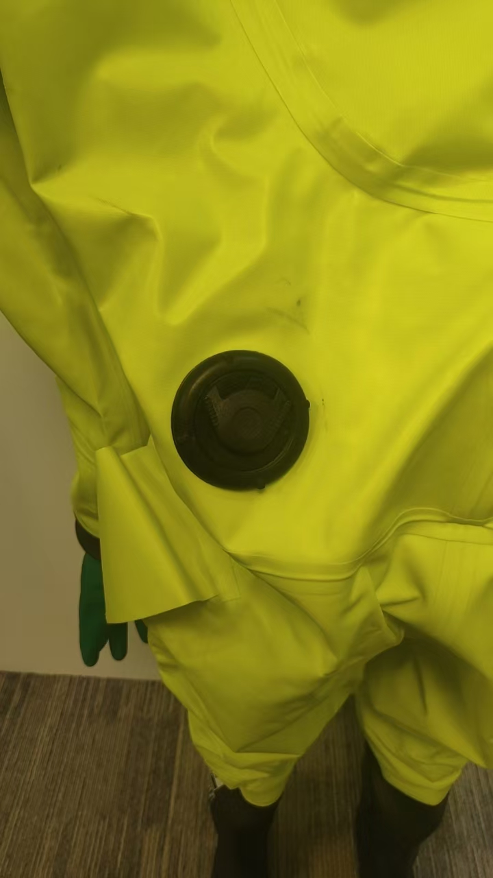 Heavy Duty Cbrn Protective Suit for Emergency Chemical Situations