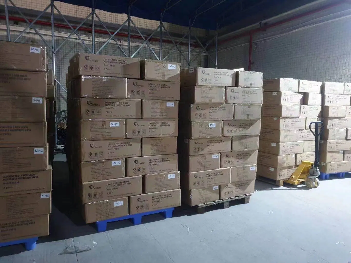 Mask Wholesale Disposable KN95 Mask FFP2 Mask / Air Folding Respirators